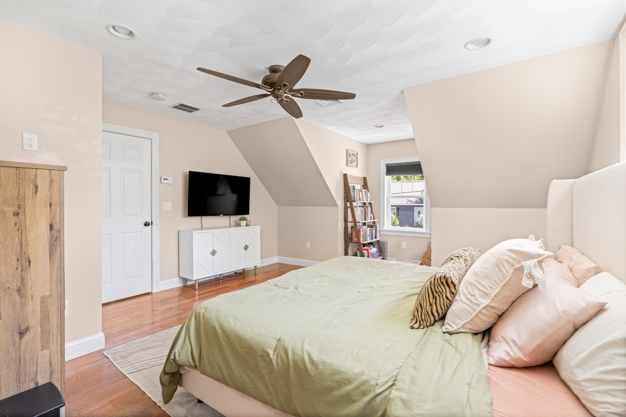 Single Family Residence at 11 Woodbury Rd, Billerica MA 01821, Billerica, photo 18 of 34
