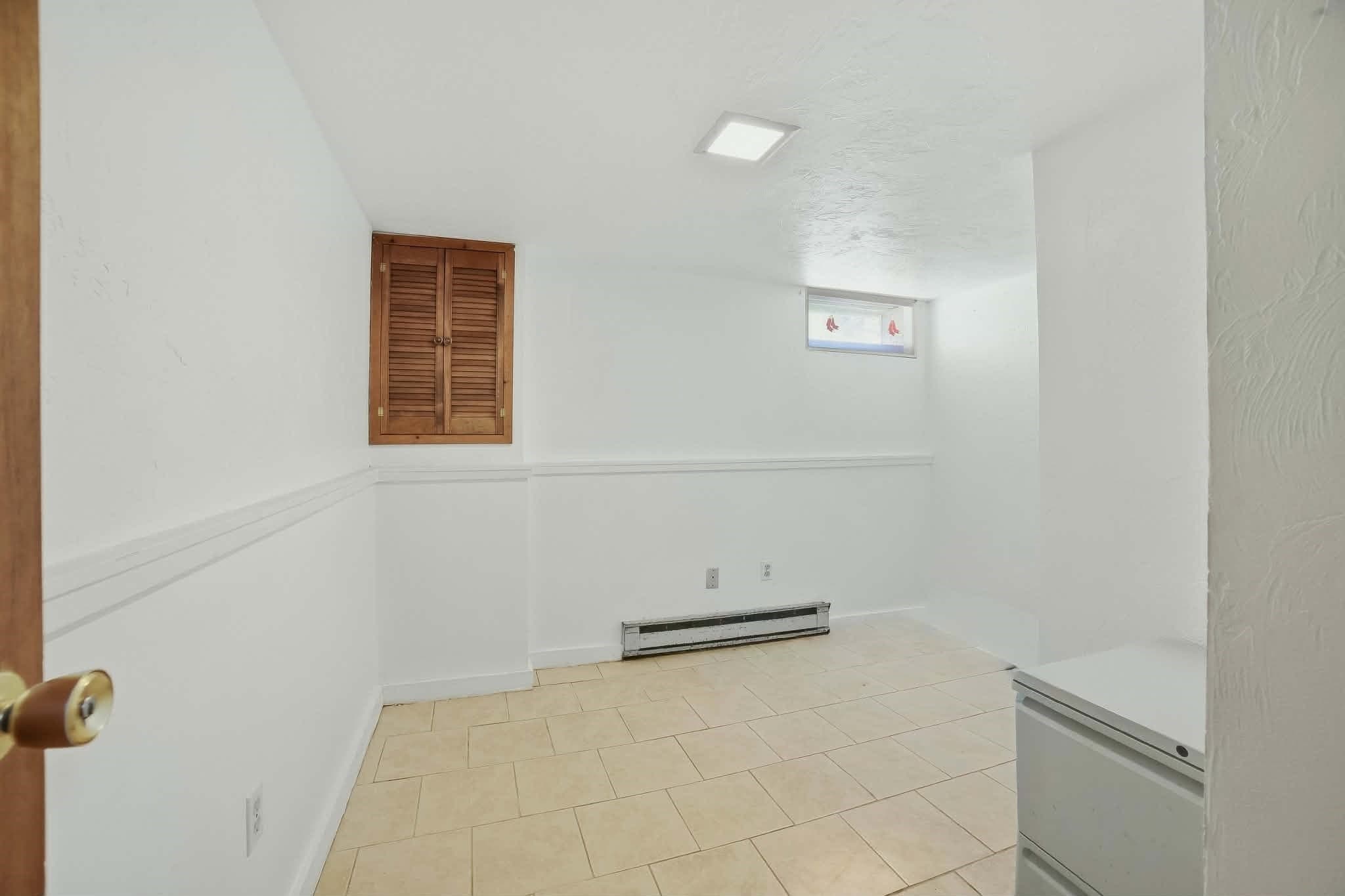 Single Family Residence at 19 Harold St, Worcester MA 01604, Worcester, photo 23 of 28