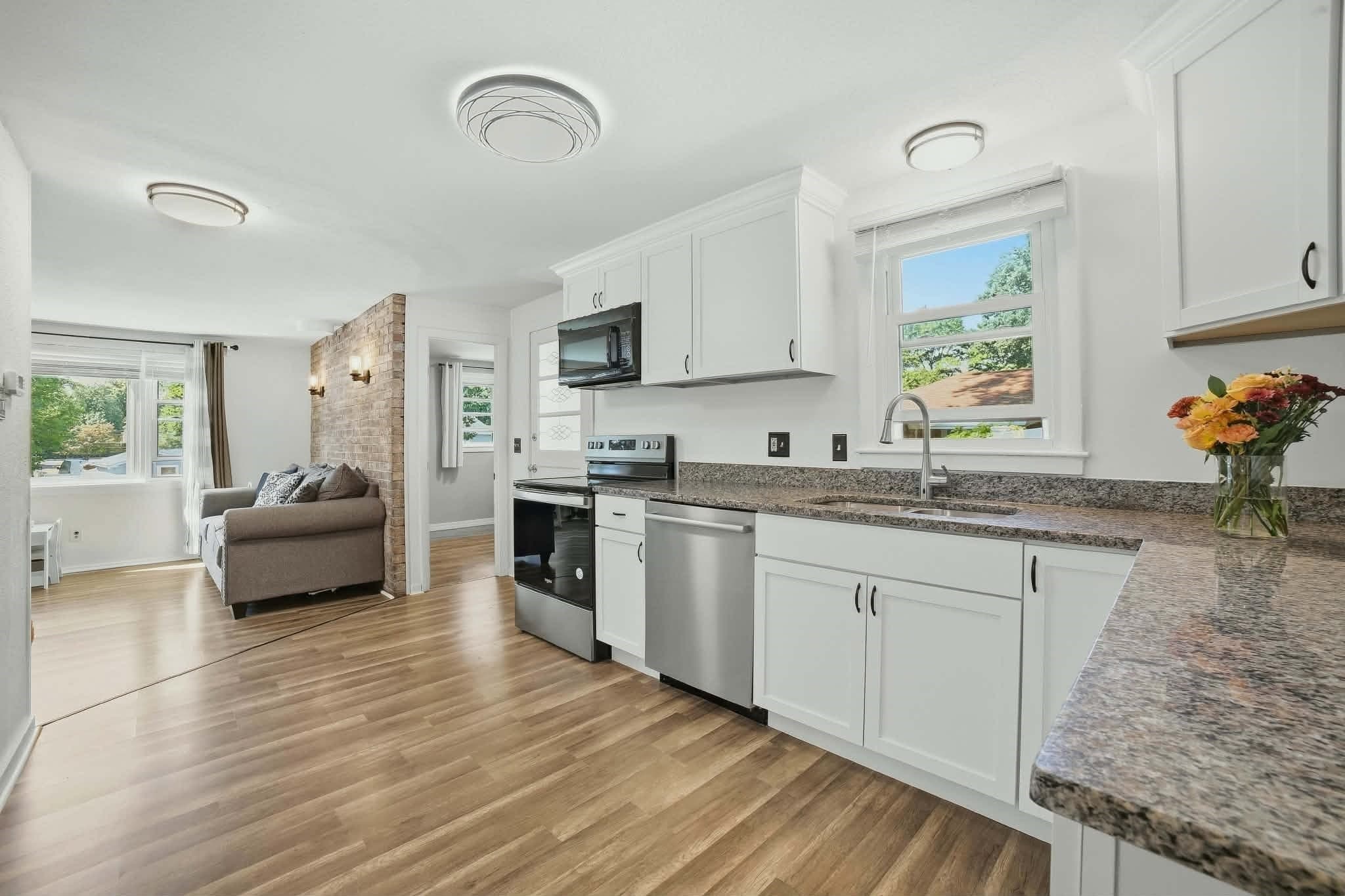 Single Family Residence at 19 Harold St, Worcester MA 01604, Worcester, photo 6 of 28