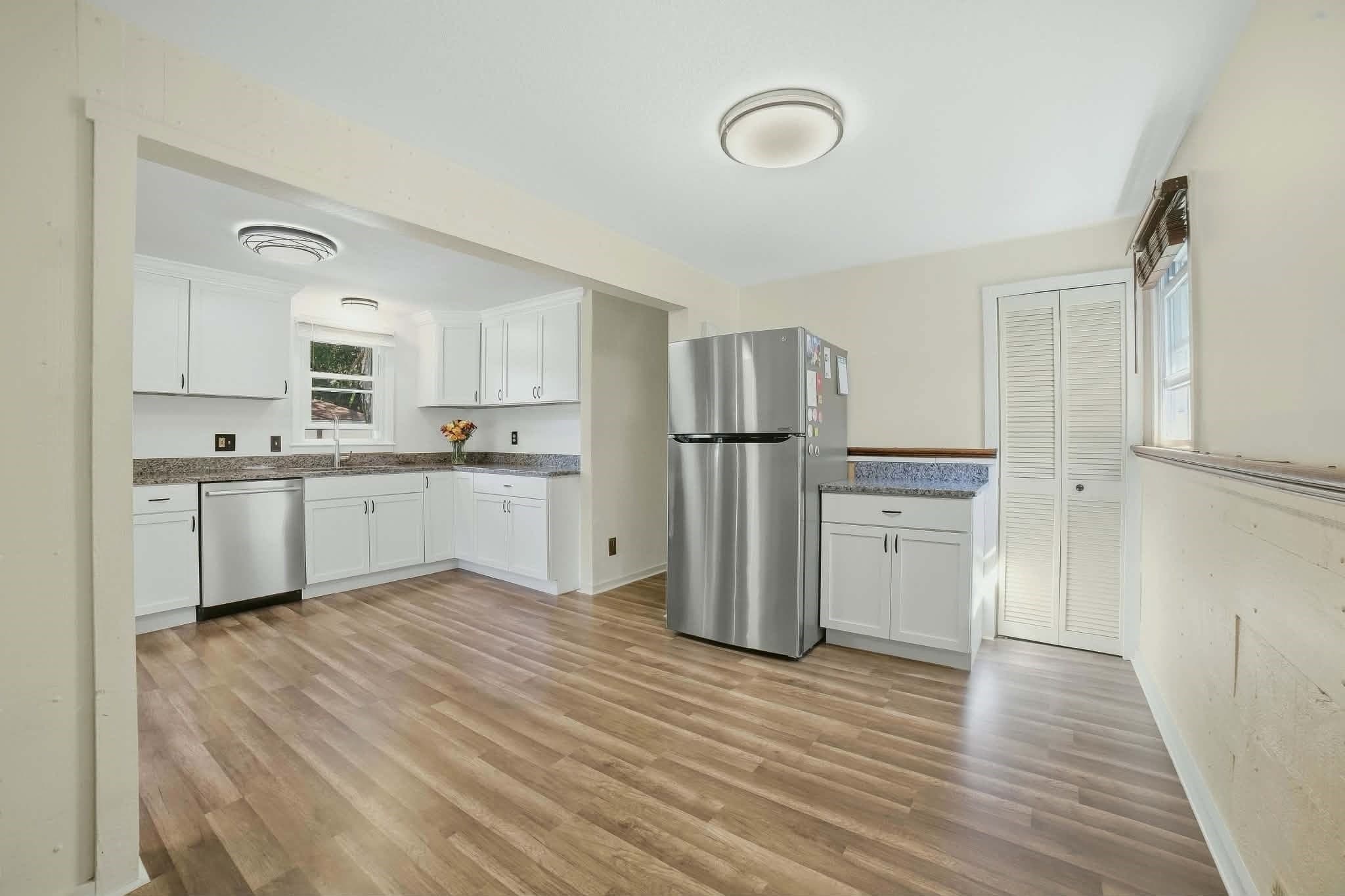 Single Family Residence at 19 Harold St, Worcester MA 01604, Worcester, photo 7 of 28