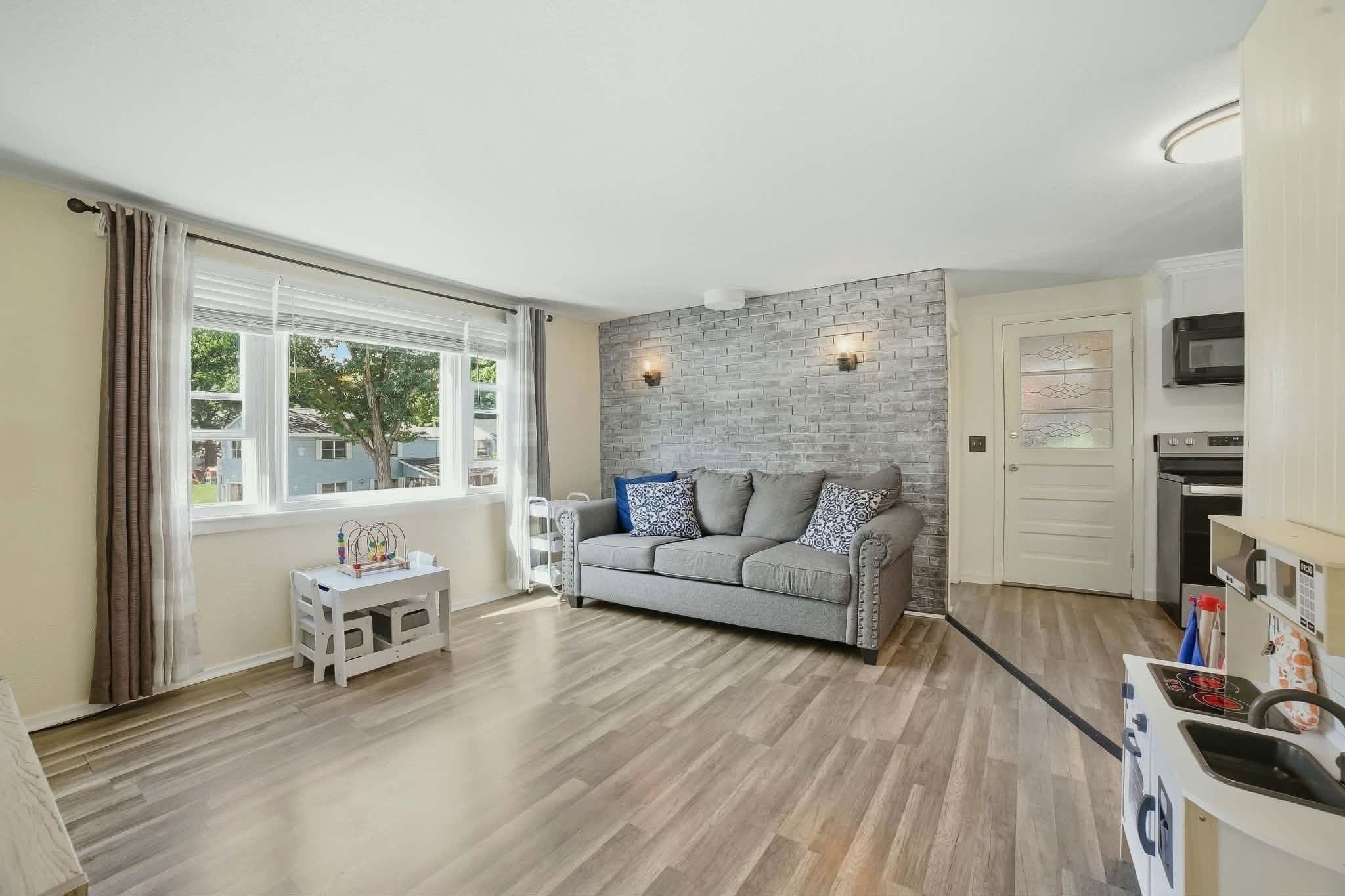 Single Family Residence at 19 Harold St, Worcester MA 01604, Worcester, photo 5 of 28