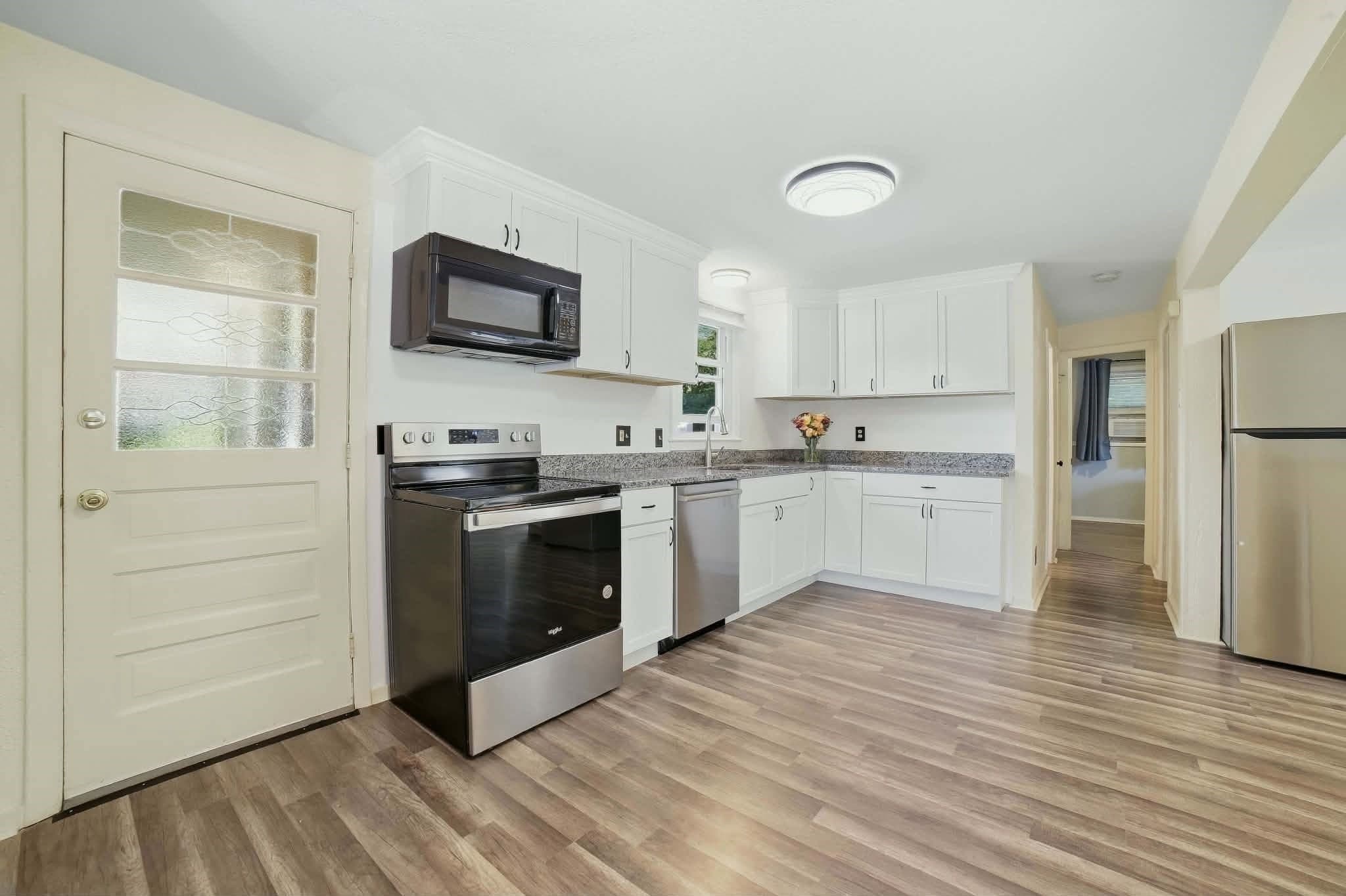 Single Family Residence at 19 Harold St, Worcester MA 01604, Worcester, photo 10 of 28
