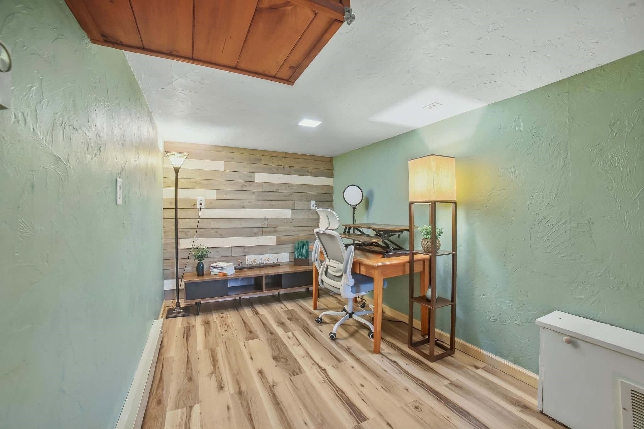 Single Family Residence at 19 Harold St, Worcester MA 01604, Worcester, photo 18 of 28