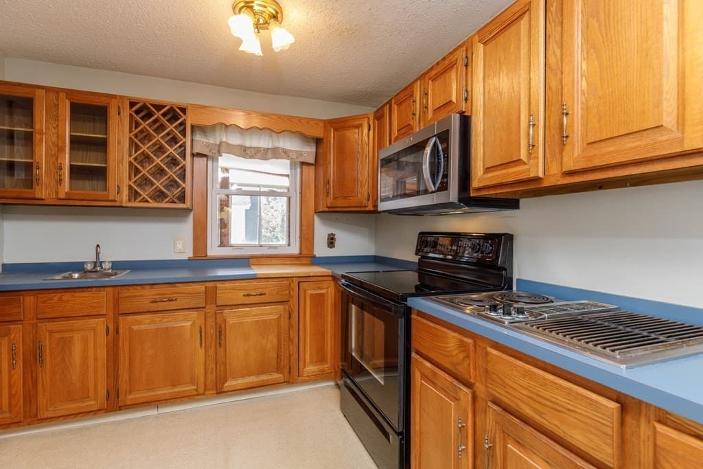 Single Family Residence at 12 Abbott Street, Gardner MA 01440, Gardner, photo 3 of 23