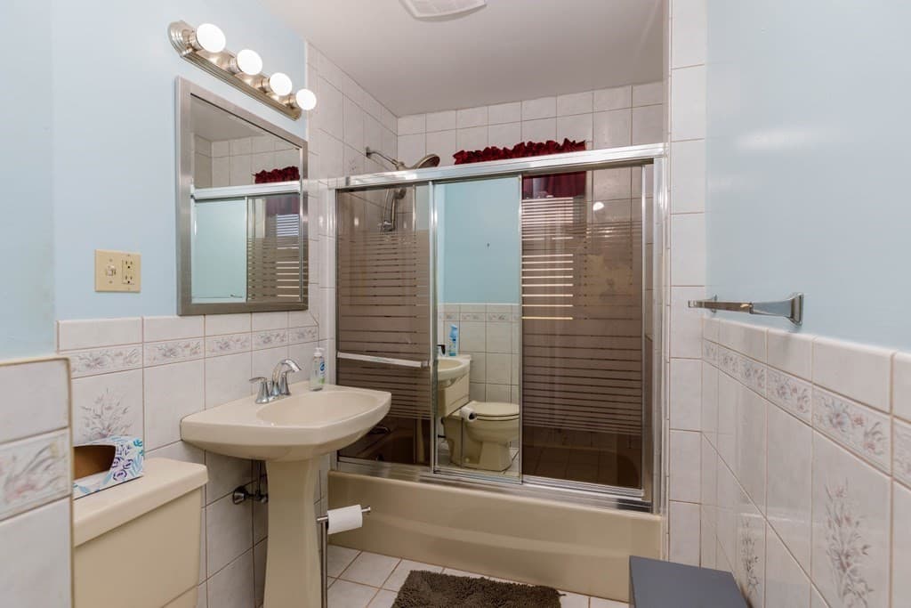 Single Family Residence at 12 Abbott Street, Gardner MA 01440, Gardner, photo 11 of 23