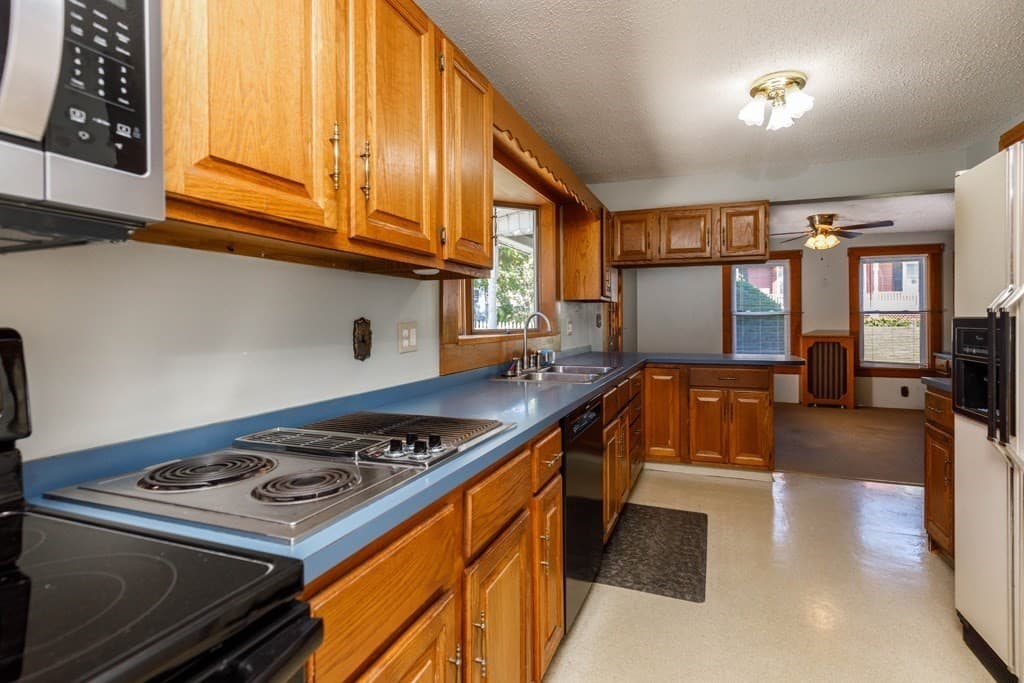 Single Family Residence at 12 Abbott Street, Gardner MA 01440, Gardner, photo 4 of 23