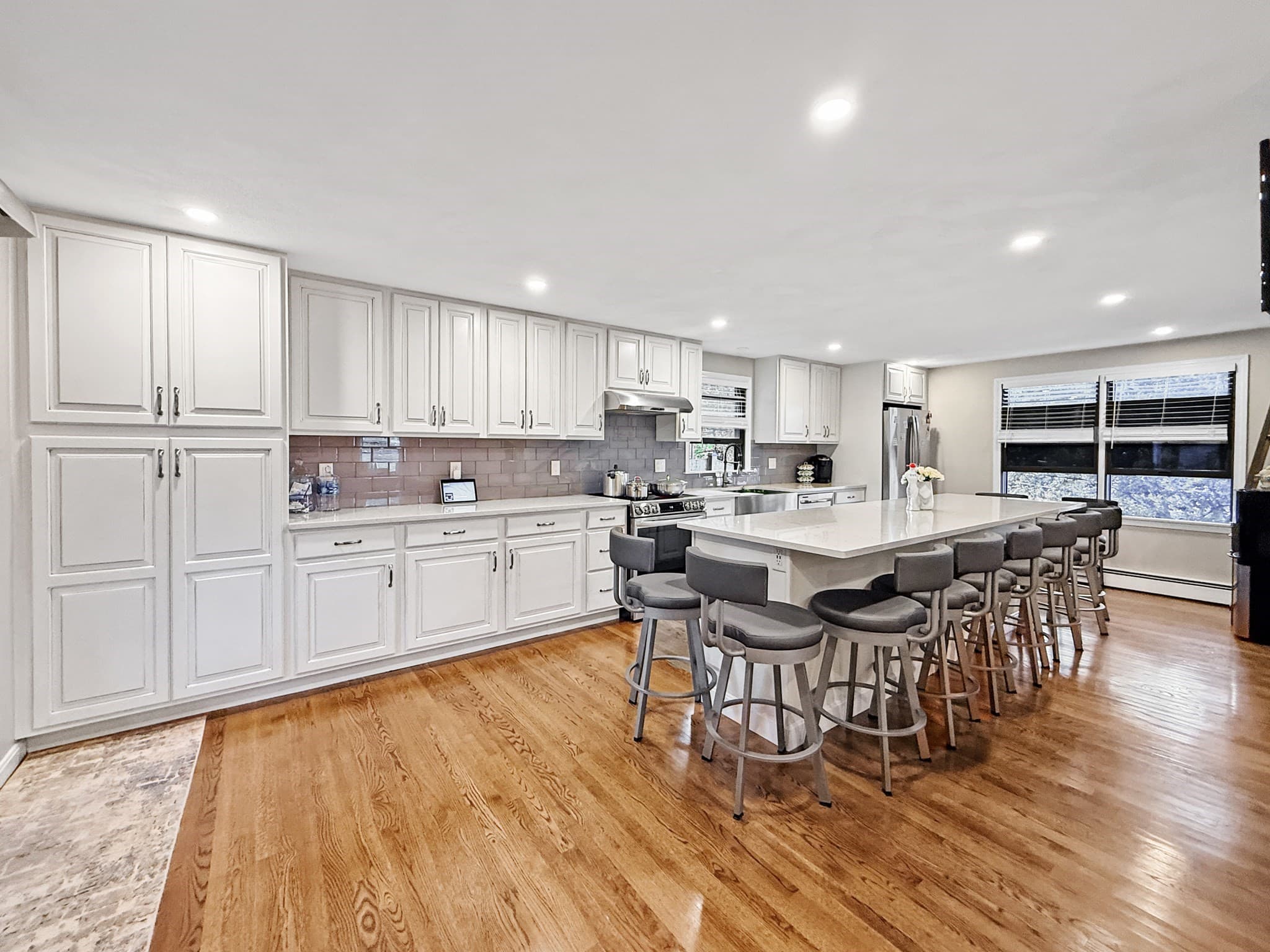 Single Family Residence at 59 Maplewood Rd, Lynn MA 01904, Lynn, photo 2 of 42