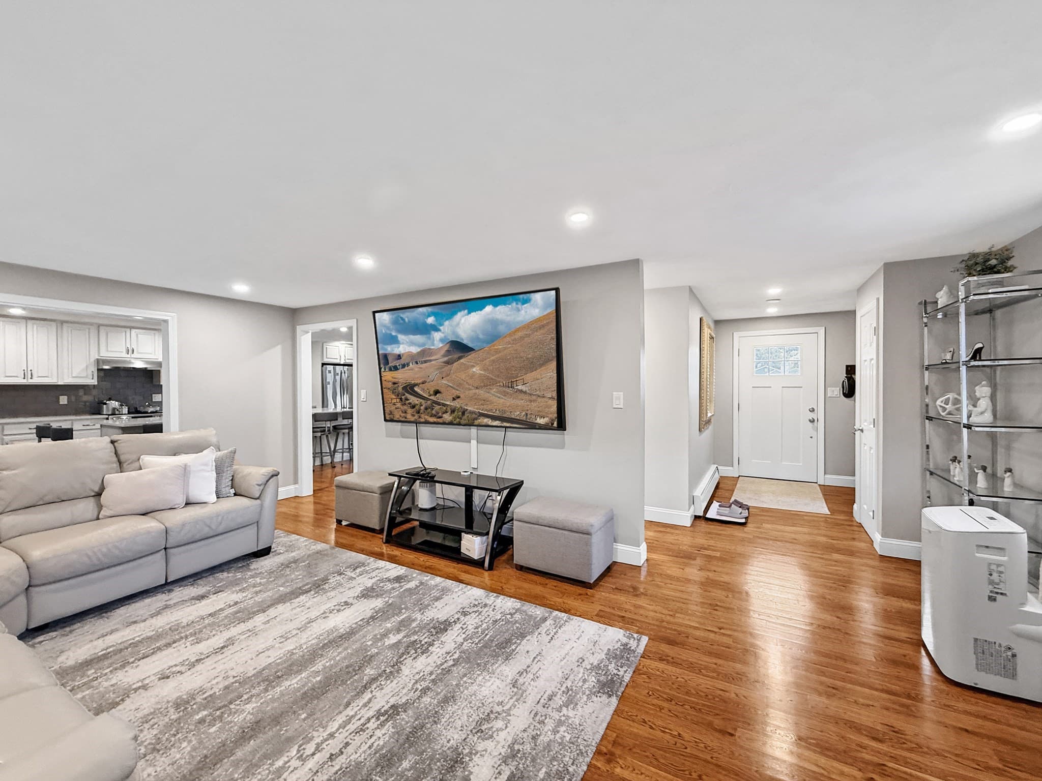 Single Family Residence at 59 Maplewood Rd, Lynn MA 01904, Lynn, photo 6 of 42