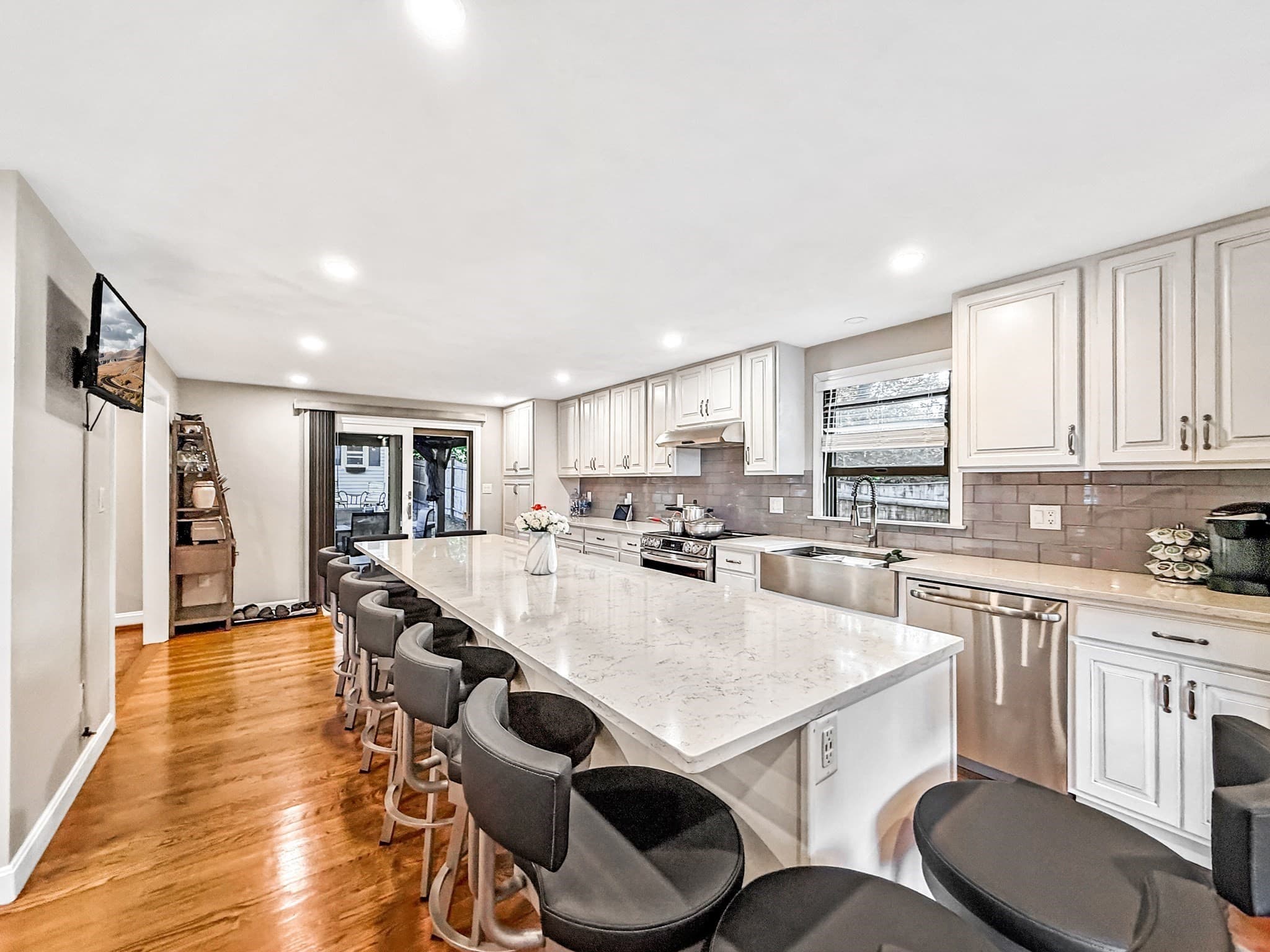 Single Family Residence at 59 Maplewood Rd, Lynn MA 01904, Lynn, photo 13 of 42