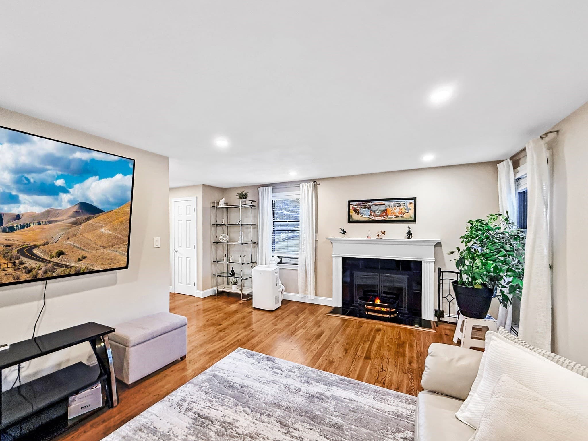 Single Family Residence at 59 Maplewood Rd, Lynn MA 01904, Lynn, photo 7 of 42