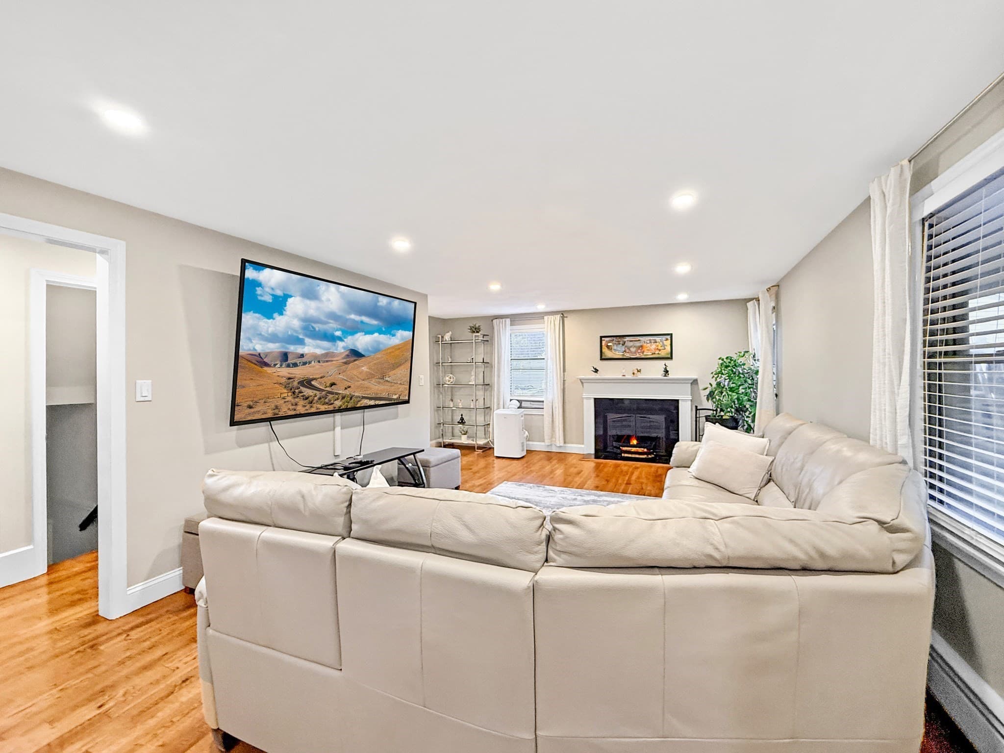 Single Family Residence at 59 Maplewood Rd, Lynn MA 01904, Lynn, photo 8 of 42