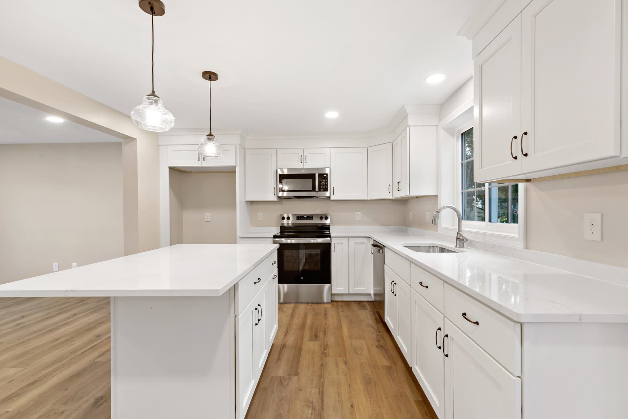 Single Family Residence at 4 Lady Bug Ln, Plymouth MA 02360, Plymouth, photo 10 of 29