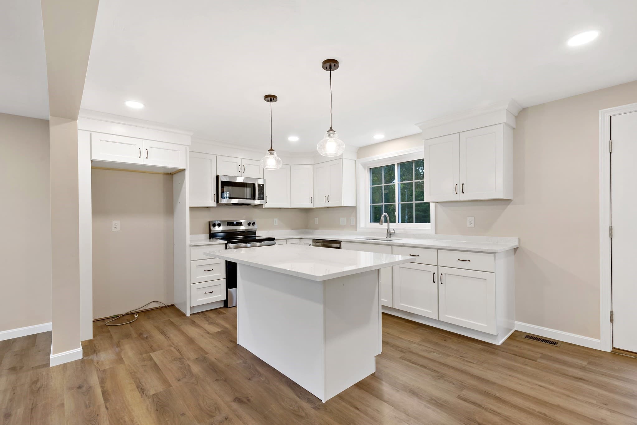 Single Family Residence at 4 Lady Bug Ln, Plymouth MA 02360, Plymouth, photo 11 of 29