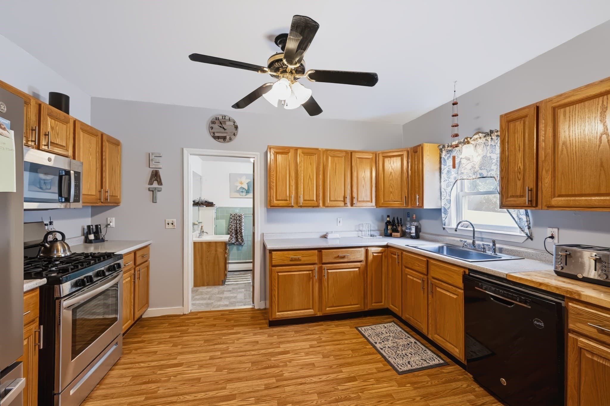 Single Family Residence at 71 Wilson St, Haverhill MA 01832, Haverhill, photo 15 of 32