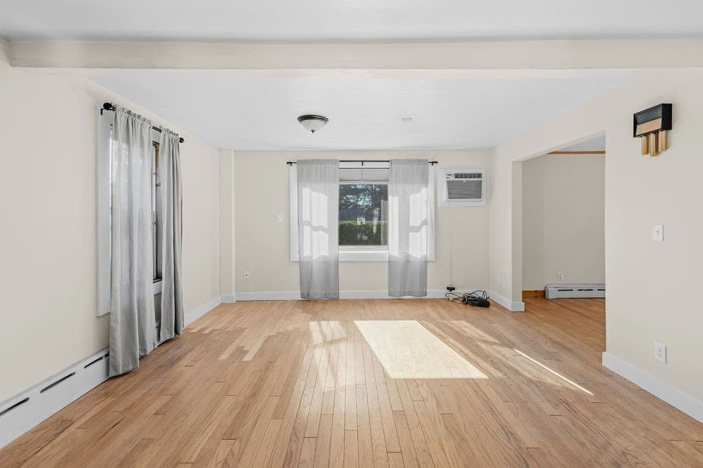 Single Family Residence at 950 Glen St, New Bedford MA 02745, New Bedford, photo 16 of 34