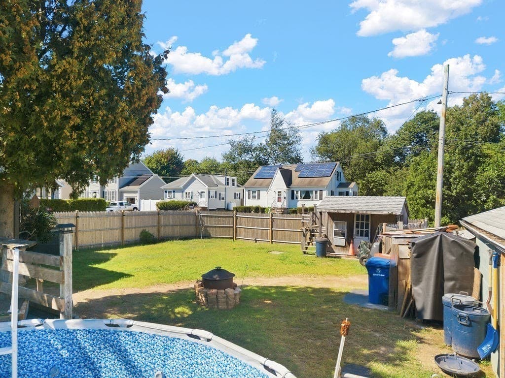 Single Family Residence at 950 Glen St, New Bedford MA 02745, New Bedford, photo 12 of 34