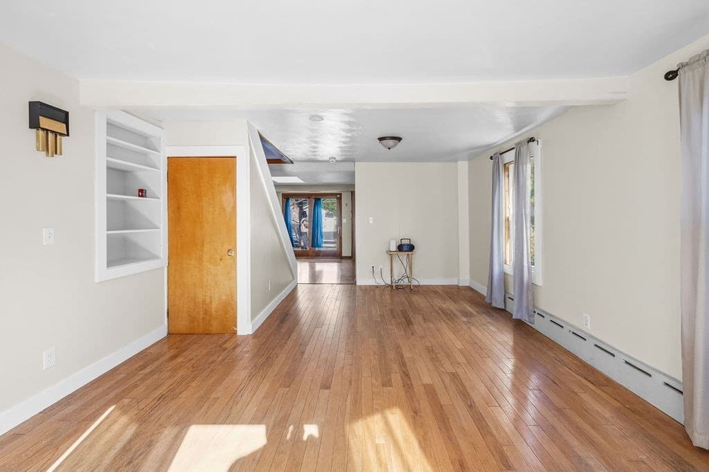 Single Family Residence at 950 Glen St, New Bedford MA 02745, New Bedford, photo 18 of 34
