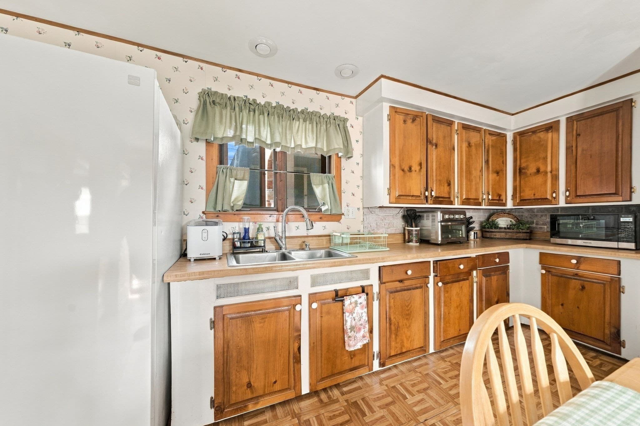 Single Family Residence at 326 Cedar St, New Bedford MA 02740, New Bedford, photo 16 of 28
