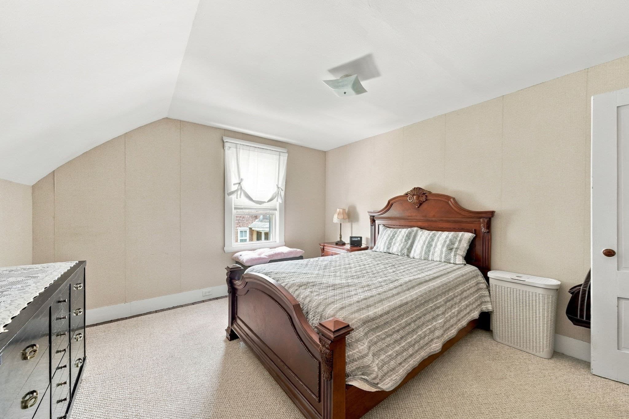 Single Family Residence at 326 Cedar St, New Bedford MA 02740, New Bedford, photo 24 of 28