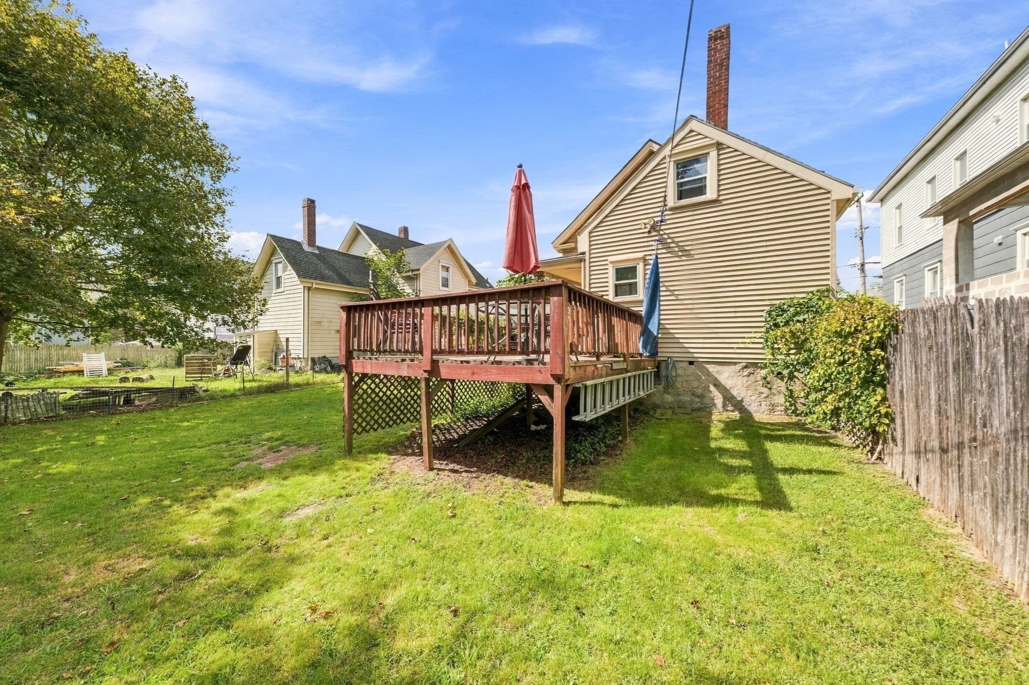 Single Family Residence at 326 Cedar St, New Bedford MA 02740, New Bedford, photo 4 of 28