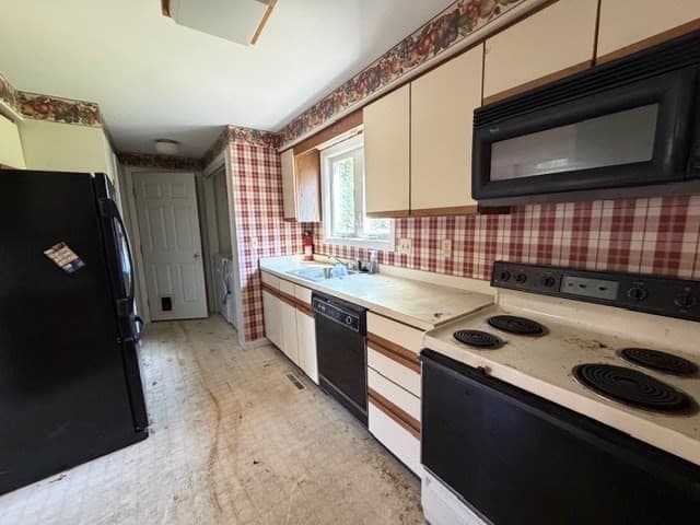 Condominium at 163 Whittier Meadows Drive # 163, Amesbury MA 01913, Amesbury, photo 9 of 20