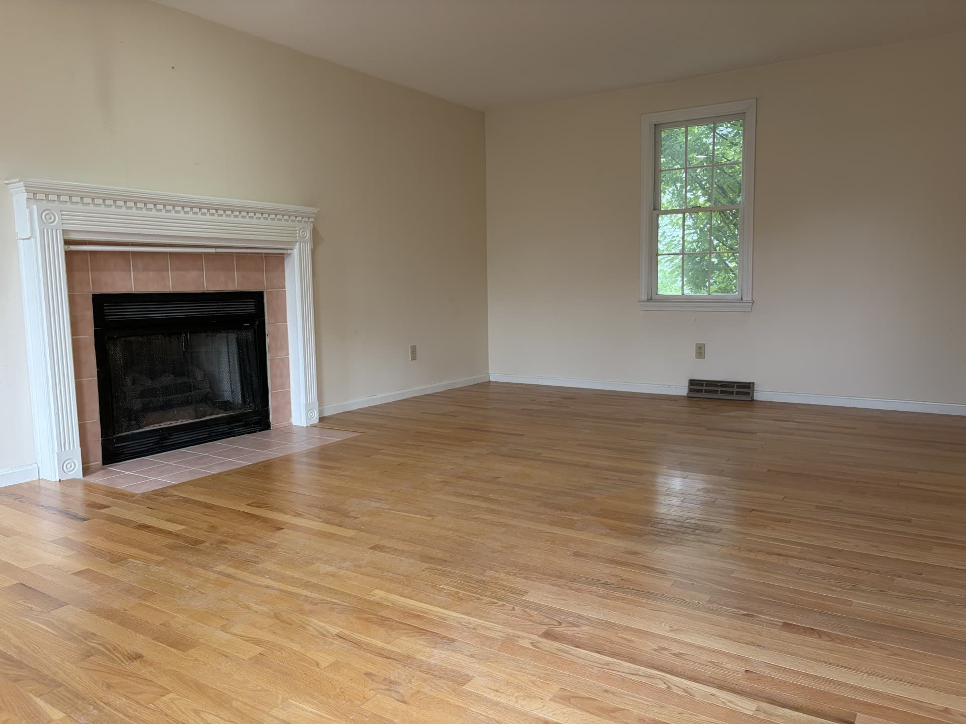 Condominium at 163 Whittier Meadows Drive # 163, Amesbury MA 01913, Amesbury, photo 4 of 20