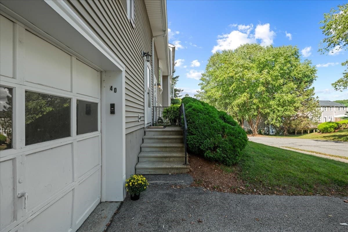 Condominium at 40 Lexington Road # 40, Millbury MA 01527, Millbury, photo 29 of 31