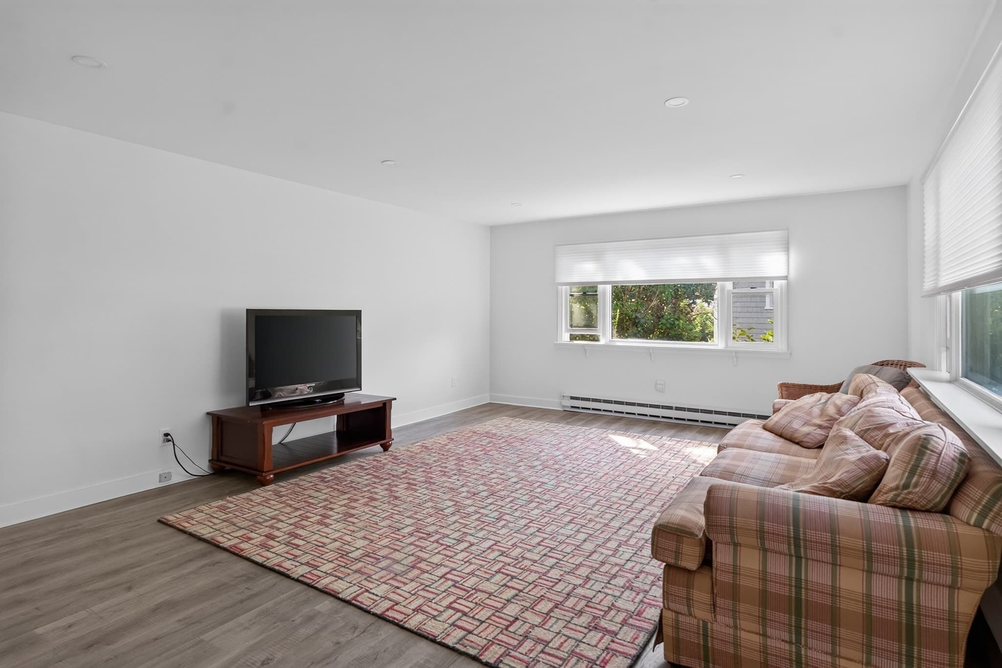 Single Family Residence at 234 County Road, Oak Bluffs MA 02557, photo 4 of 12