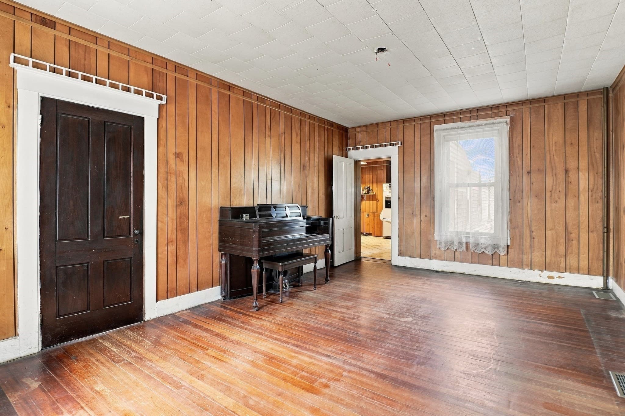 Single Family Residence at 307 Upper Church Street, Hardwick MA 01031, photo 9 of 41