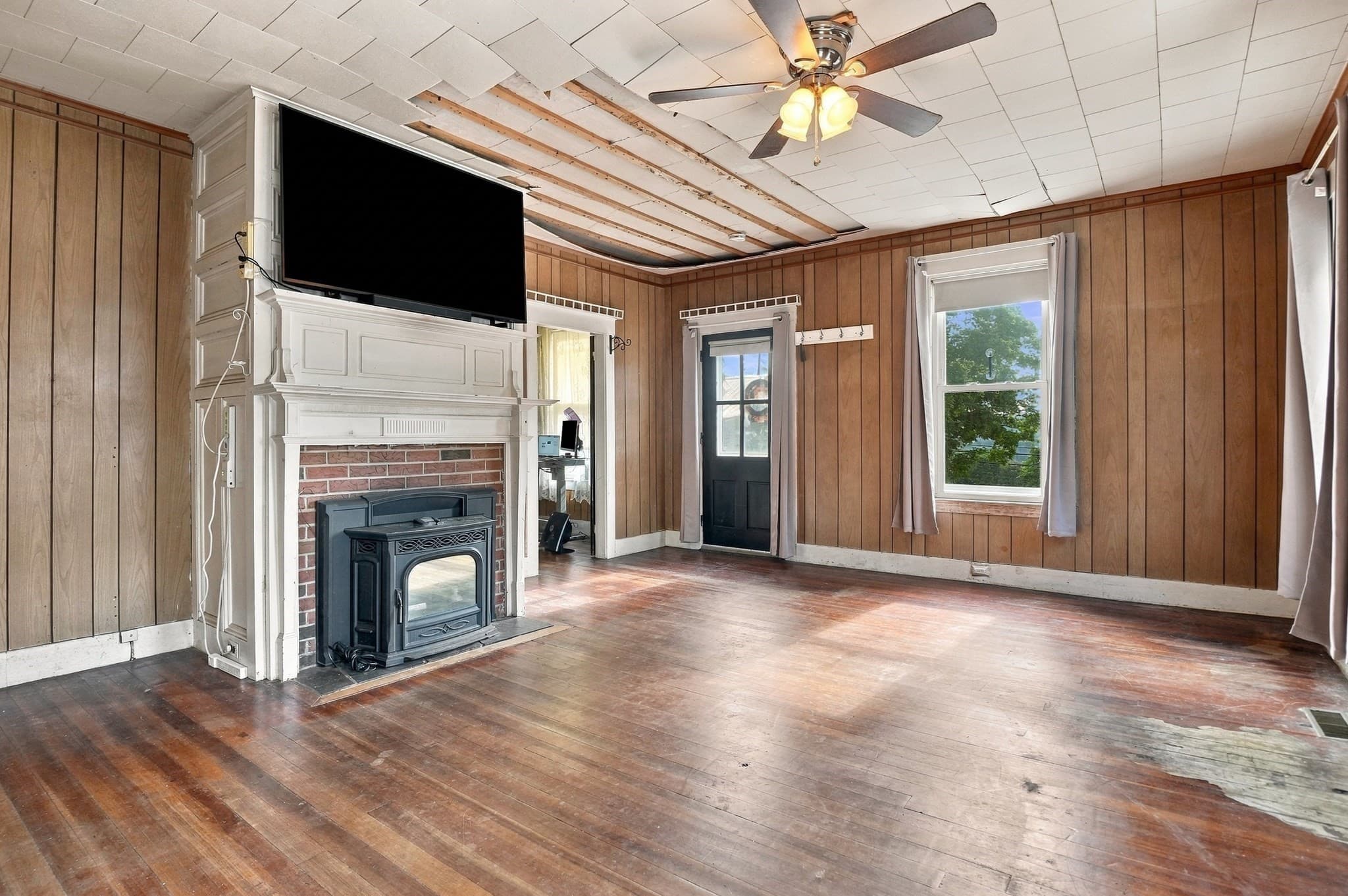 Single Family Residence at 307 Upper Church Street, Hardwick MA 01031, photo 4 of 41