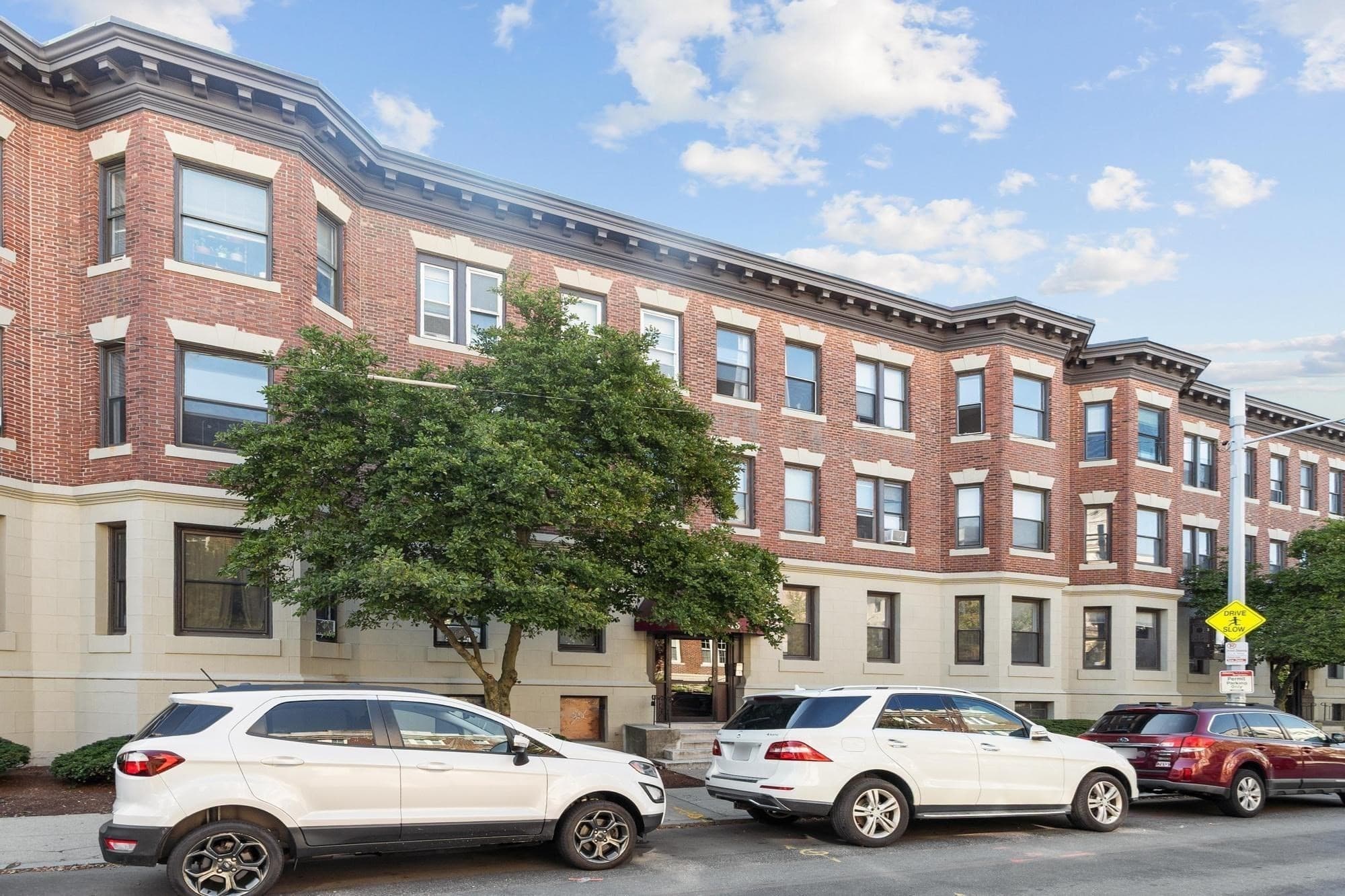 Condominium at 16 Glenville Ave Unit 1, Boston MA 02134, photo 19 of 20