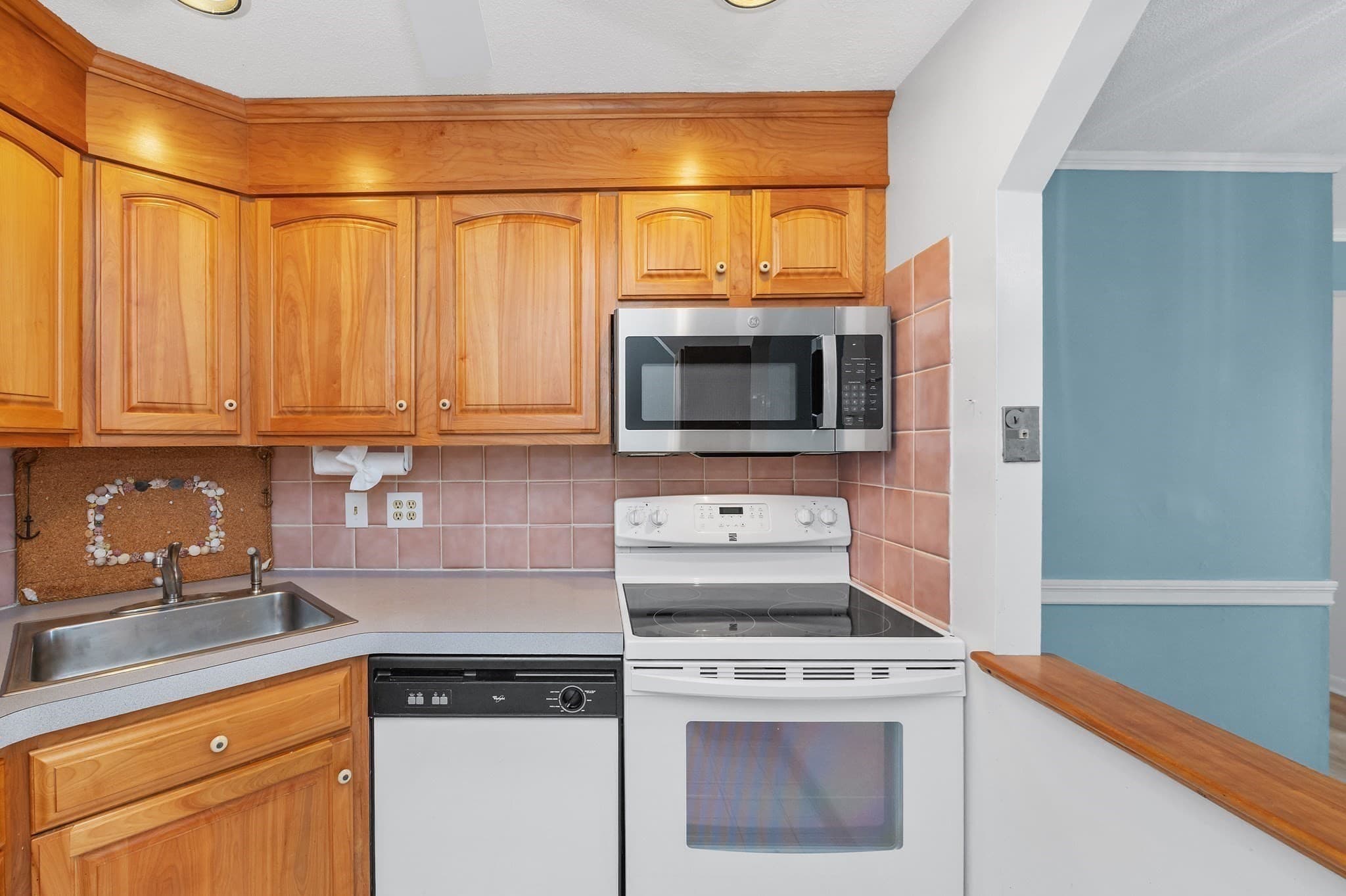 Condominium at 44 Lexington Ave # 42, Gloucester MA 01930, Gloucester, photo 6 of 29
