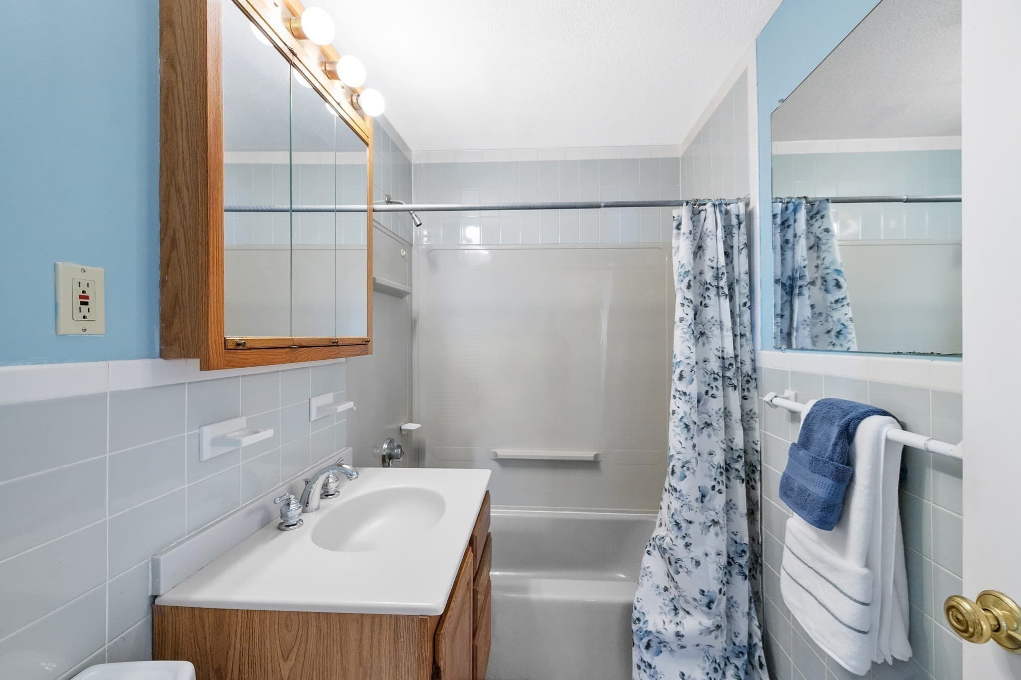 Condominium at 44 Lexington Ave # 42, Gloucester MA 01930, Gloucester, photo 13 of 29