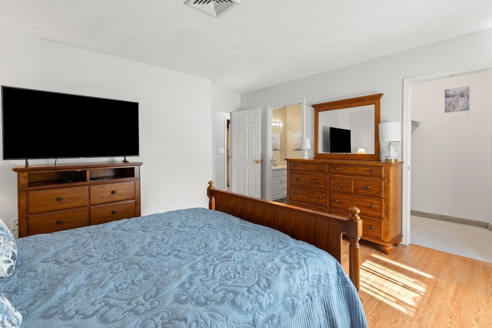 Condominium at 4 Ledgewood Way # 21, Peabody MA 01960, Peabody, photo 13 of 26