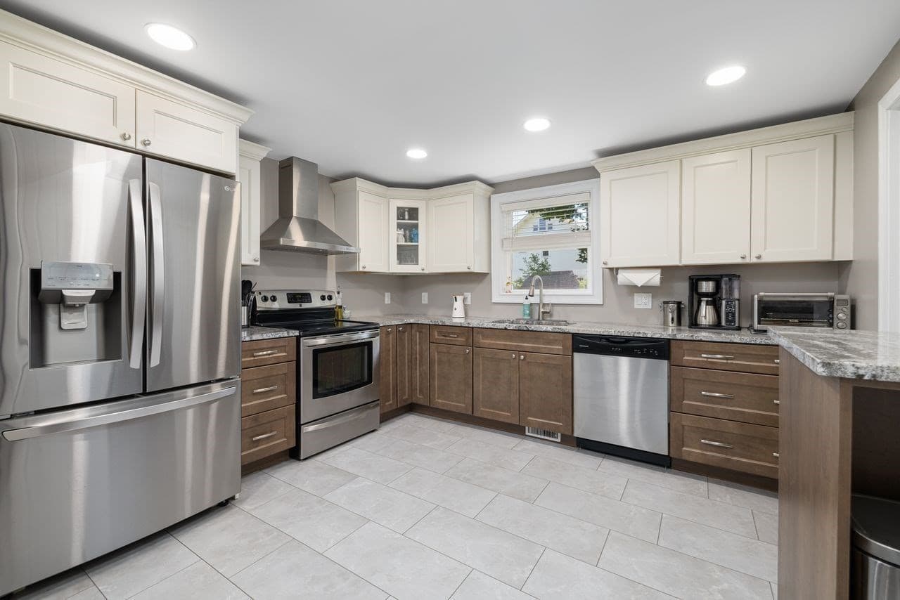 Single Family Residence at 14 Sibley, Attleboro MA 02703, Attleboro, photo 2 of 42