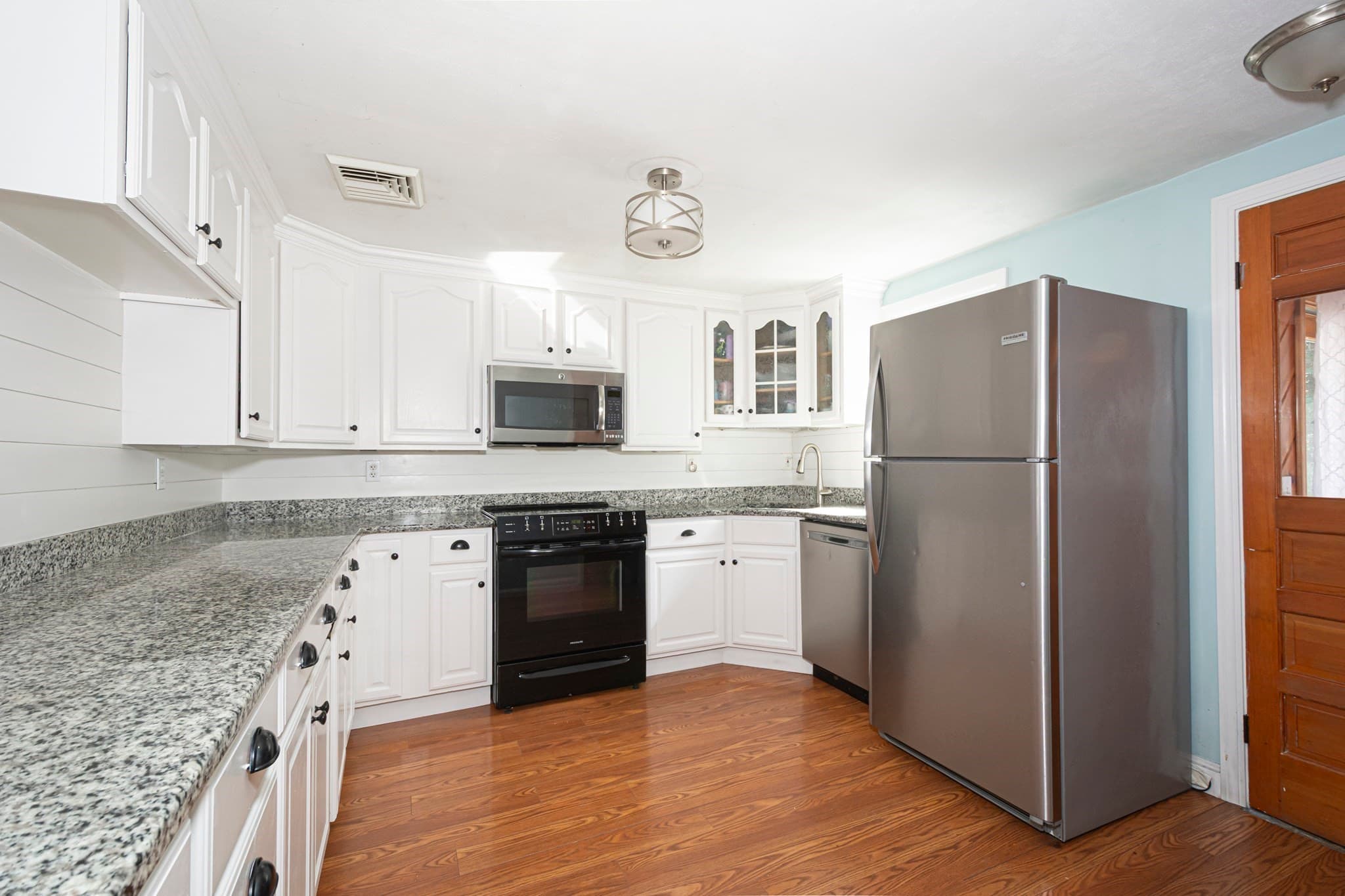 Single Family Residence at 95 S Flagg St, Worcester MA 01602, Worcester, photo 12 of 33