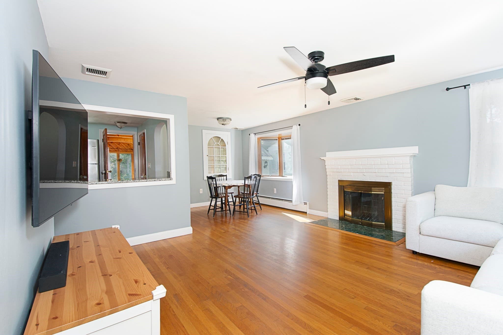 Single Family Residence at 95 S Flagg St, Worcester MA 01602, Worcester, photo 5 of 33