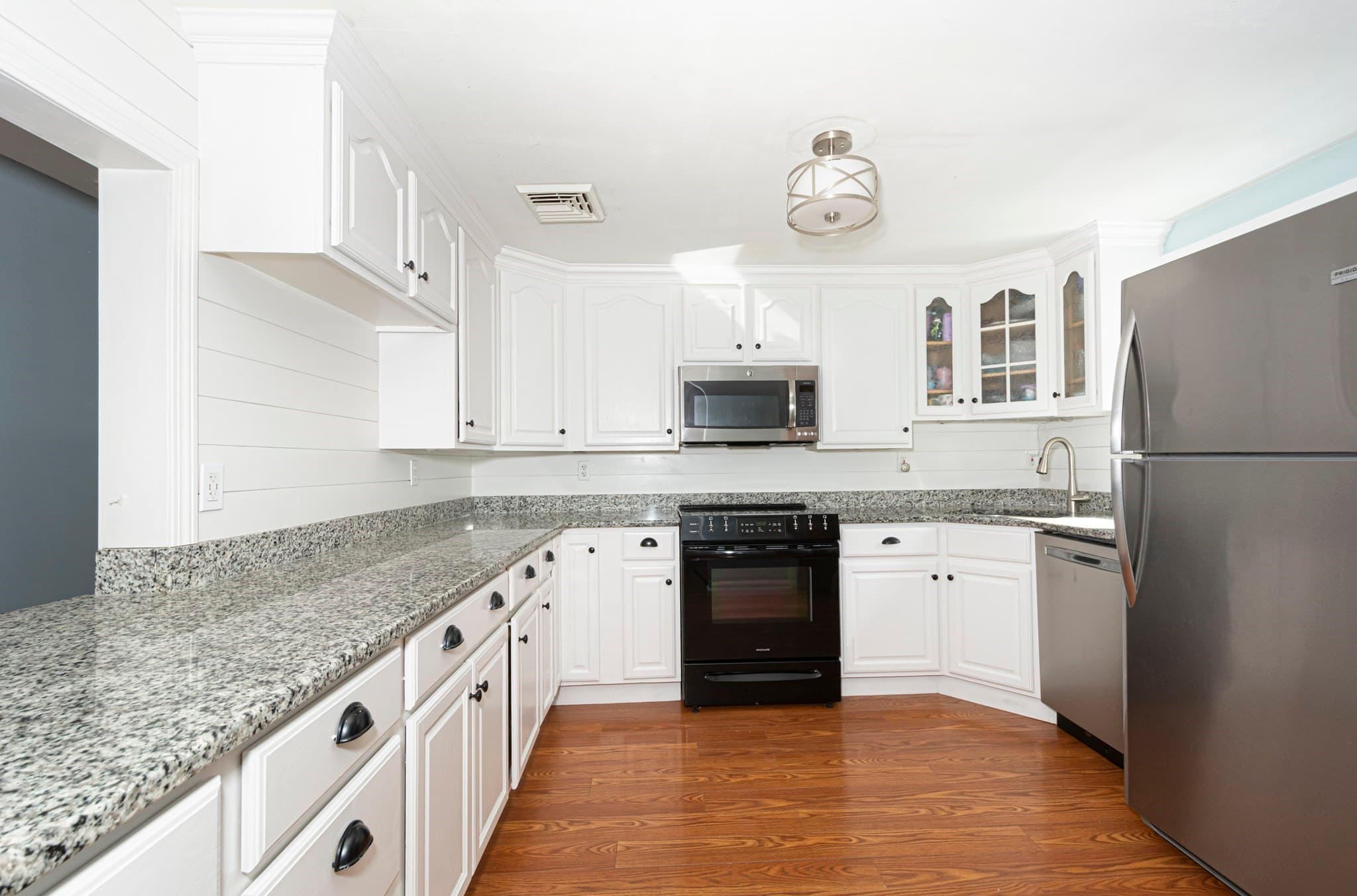 Single Family Residence at 95 S Flagg St, Worcester MA 01602, Worcester, photo 11 of 33