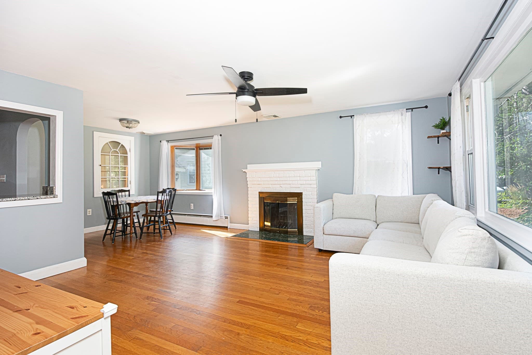 Single Family Residence at 95 S Flagg St, Worcester MA 01602, Worcester, photo 4 of 33