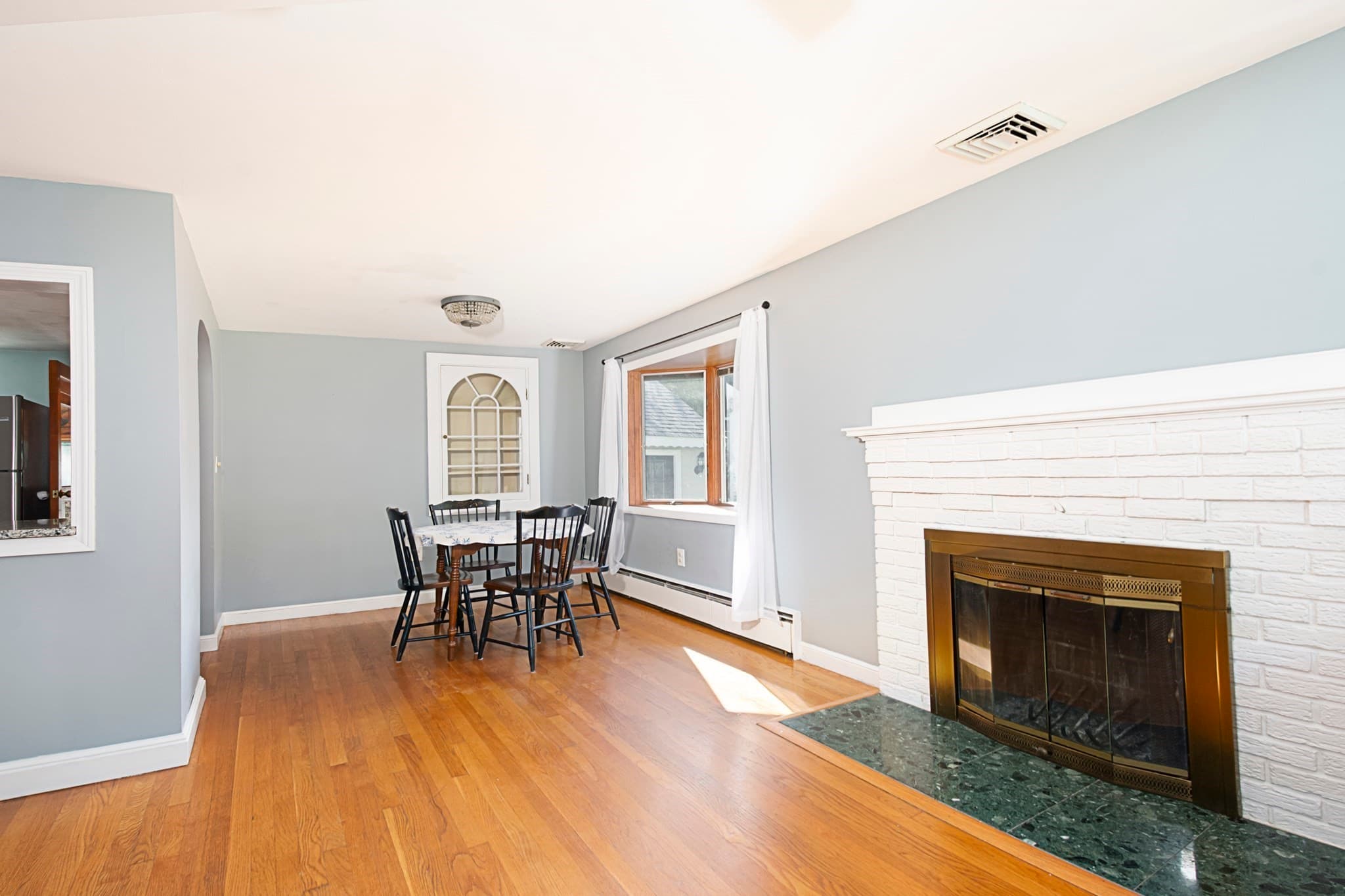 Single Family Residence at 95 S Flagg St, Worcester MA 01602, Worcester, photo 8 of 33