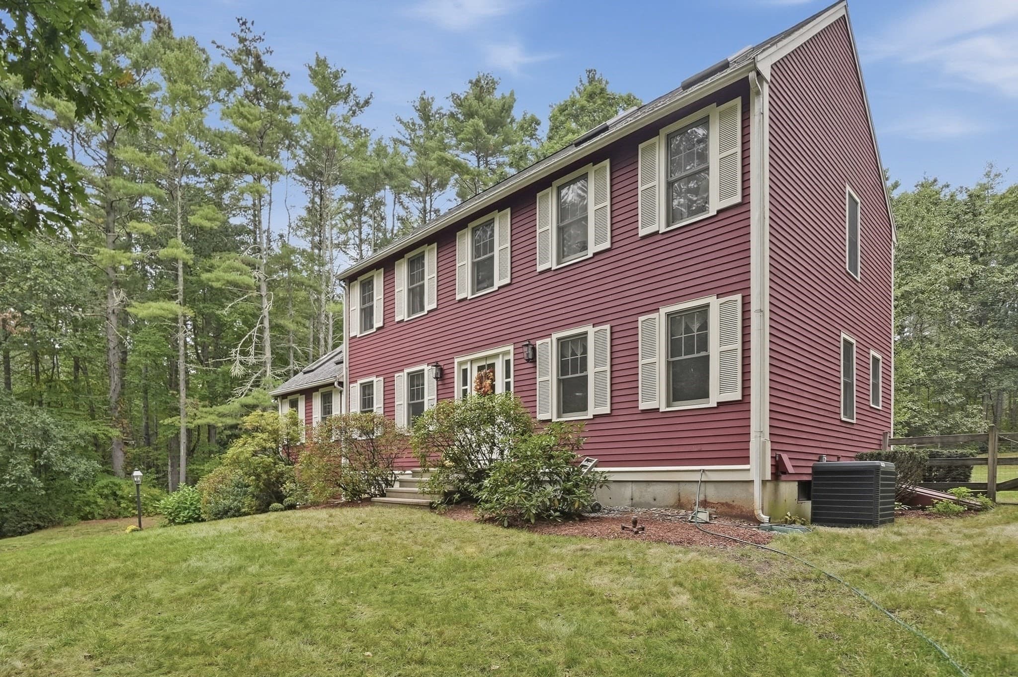 Single Family Residence at 7 Trout Brook Way, Shirley MA 01464, photo 2 of 40