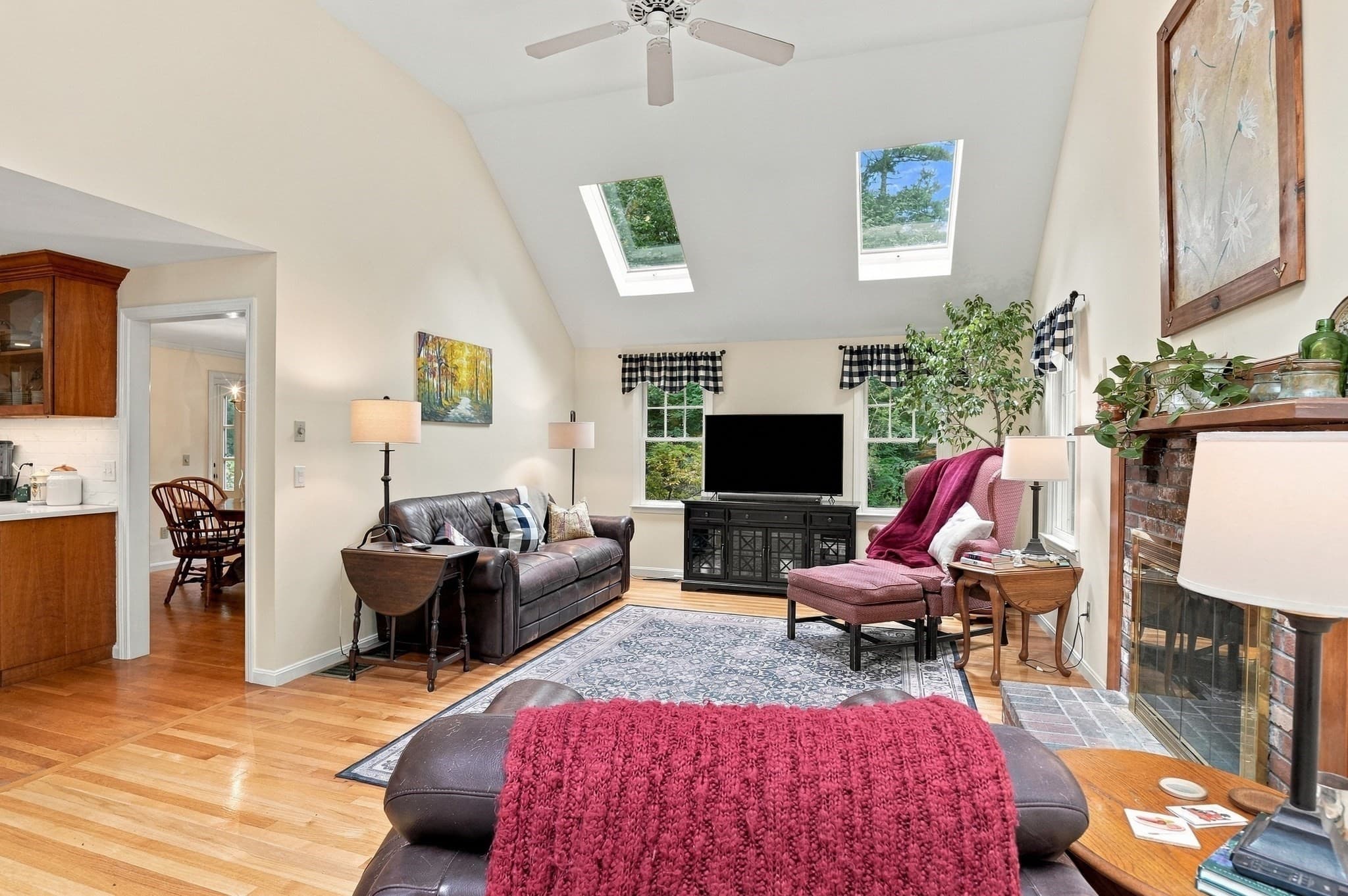 Single Family Residence at 7 Trout Brook Way, Shirley MA 01464, photo 7 of 40