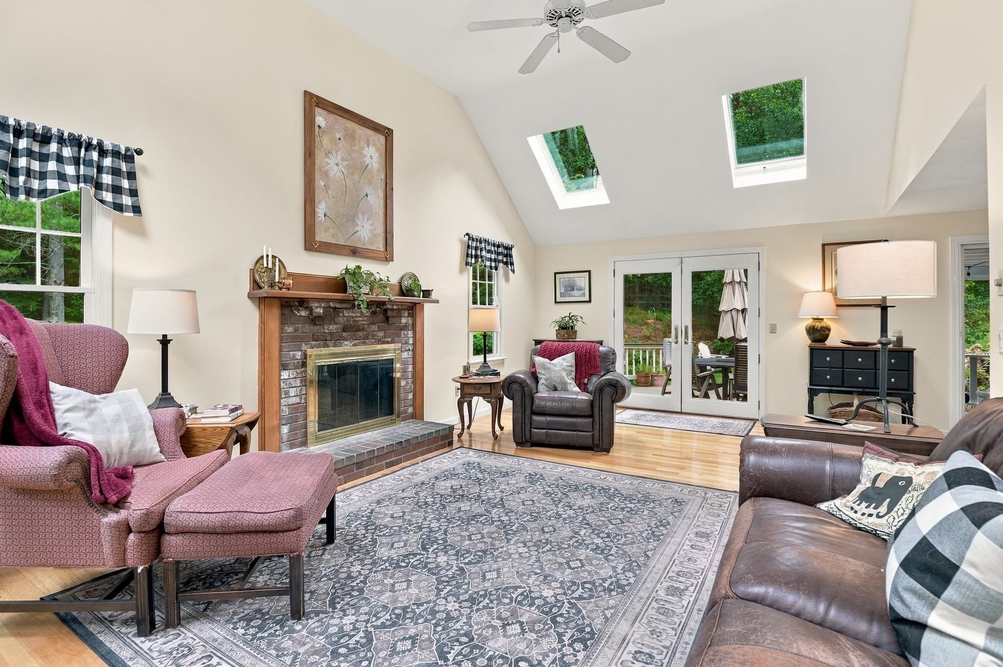 Single Family Residence at 7 Trout Brook Way, Shirley MA 01464, photo 5 of 40