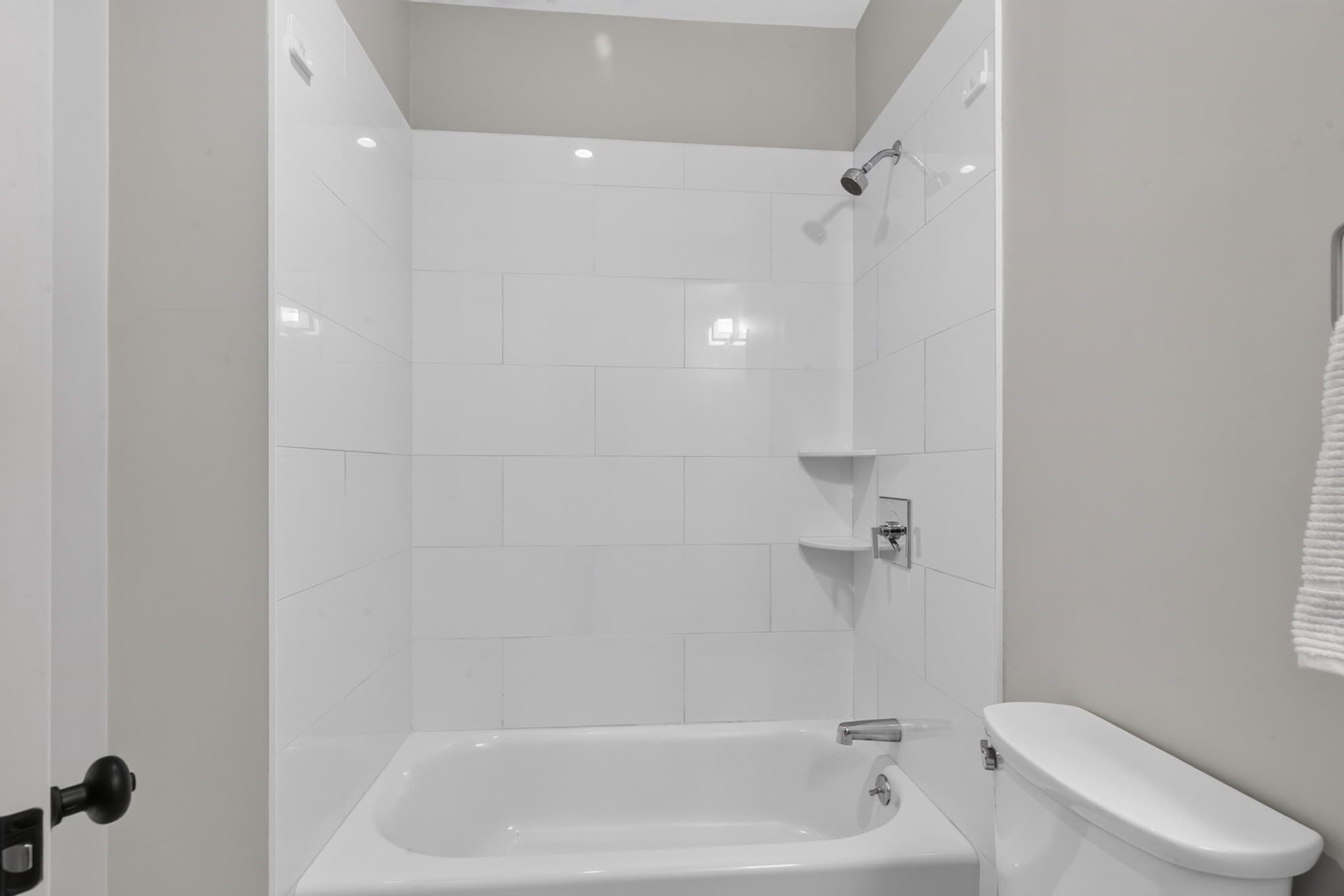 Condominium at 123-125 Centre Street # 6, Boston MA 02124, Boston, photo 22 of 38