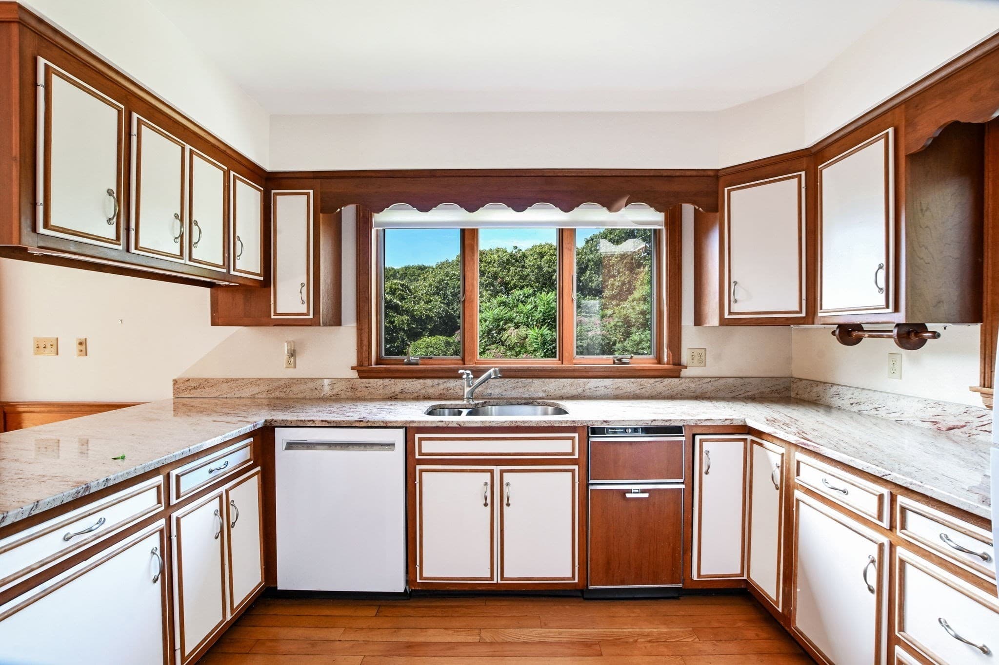 Single Family Residence at 222 Sippewissett Rd, Falmouth MA 02540, Falmouth, photo 15 of 42