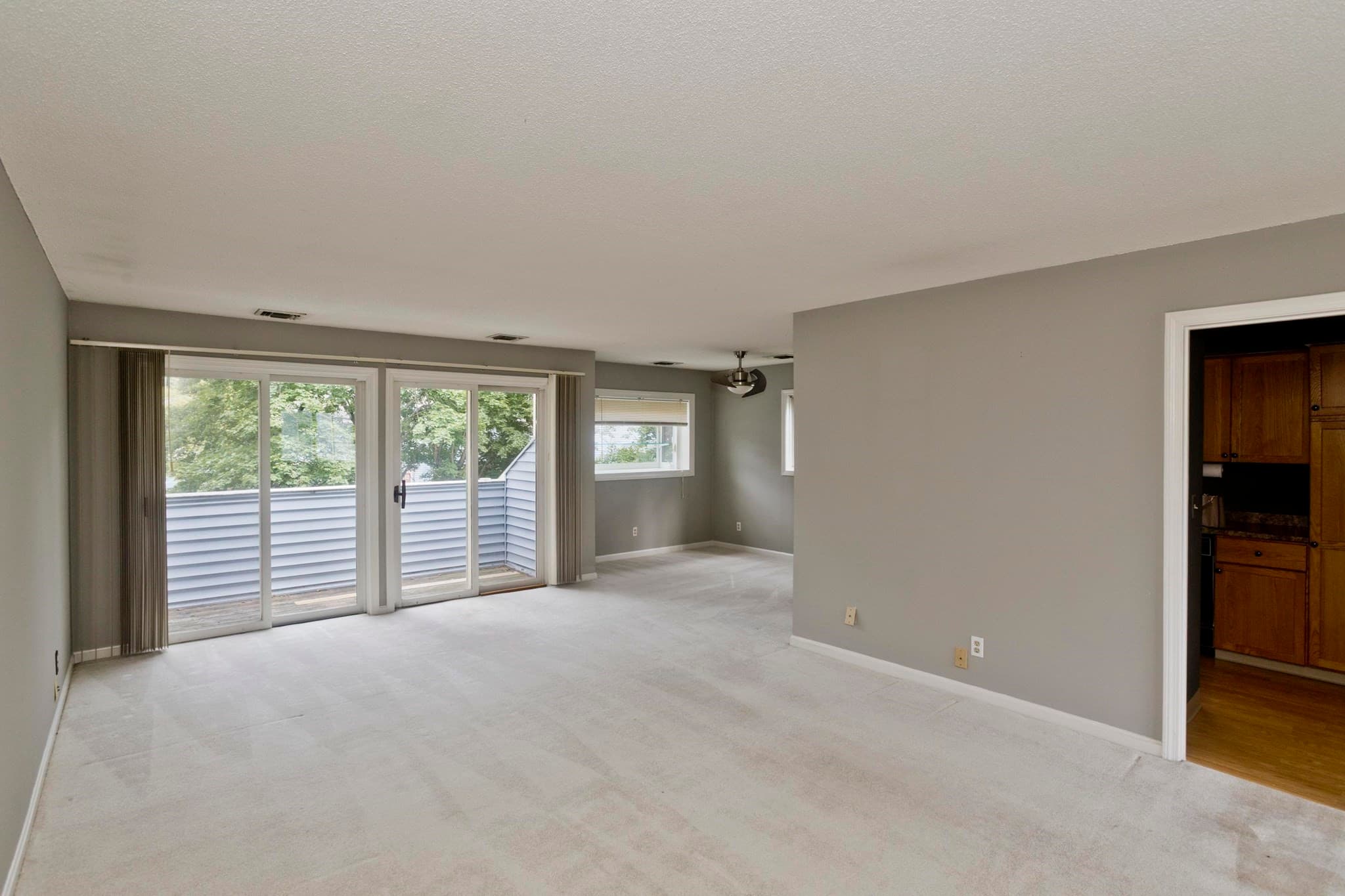 Condominium at 551 Nassau Dr # 551, Springfield MA 01129, Springfield, photo 2 of 19