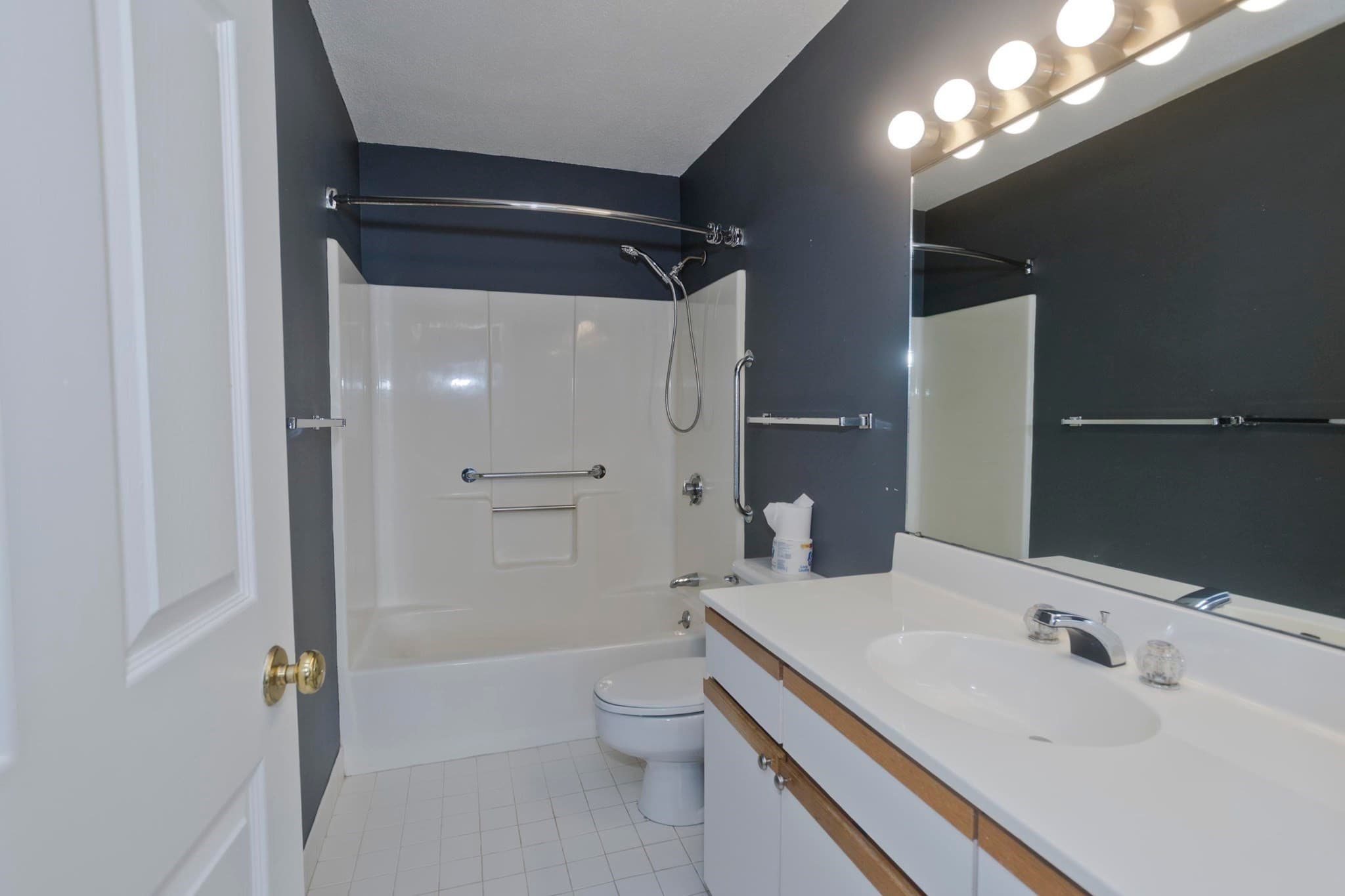 Condominium at 551 Nassau Dr # 551, Springfield MA 01129, Springfield, photo 15 of 19