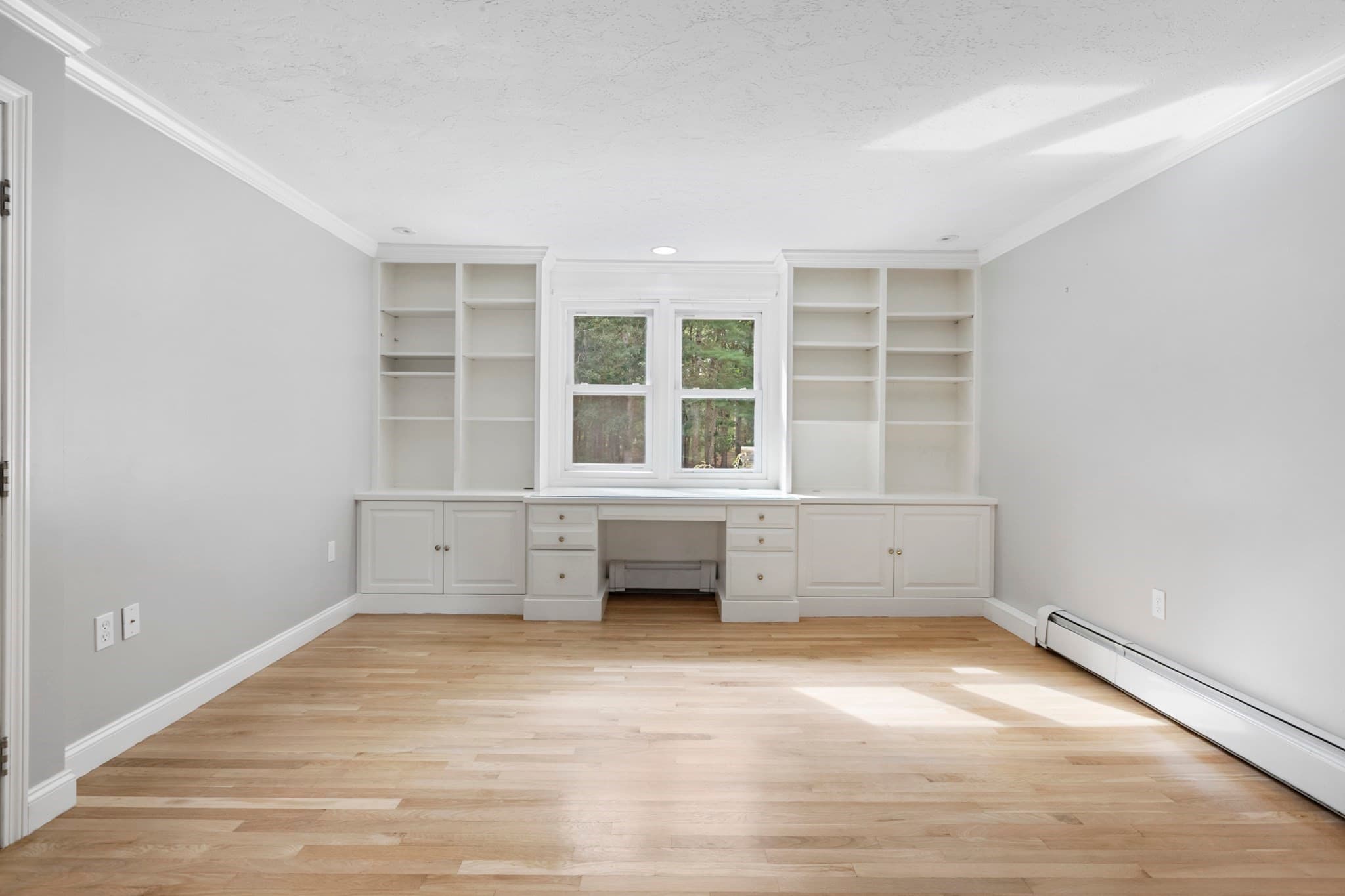 Single Family Residence at 15 N Precinct St, Lakeville MA 02347, Lakeville, photo 13 of 41