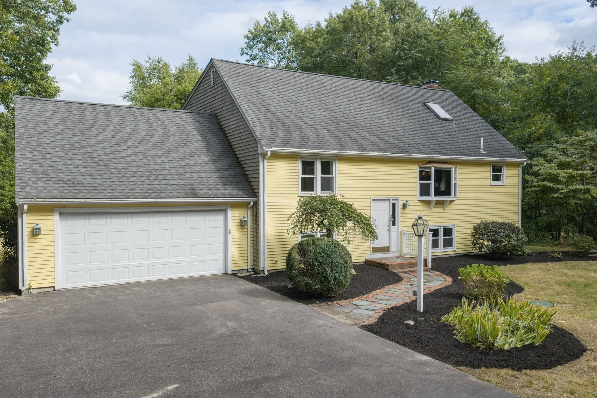 Single Family Residence at 15 N Precinct St, Lakeville MA 02347, Lakeville, photo 3 of 41
