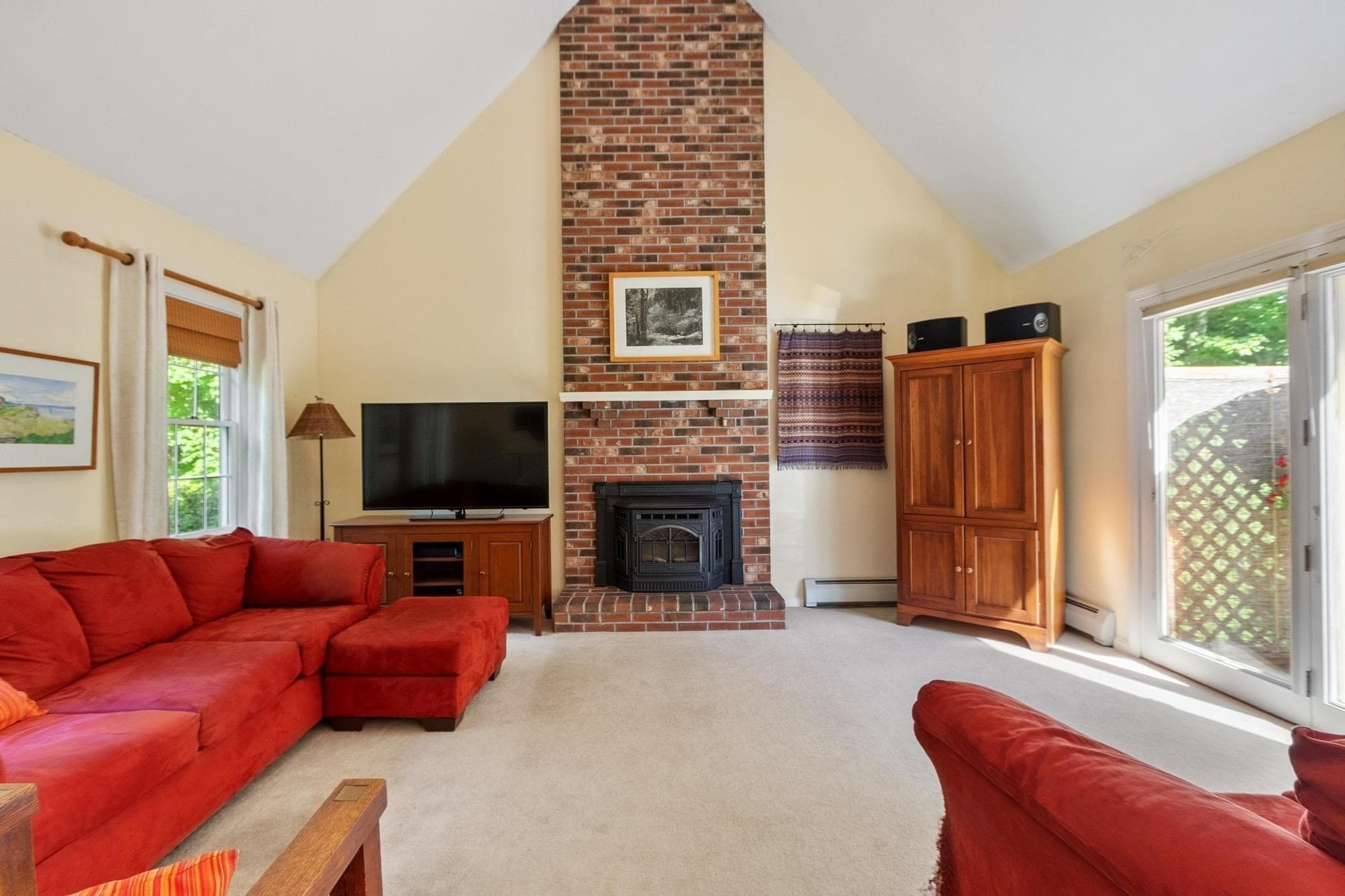 Single Family Residence at 144 N Row Rd, Sterling MA 01564, Sterling, photo 2 of 28